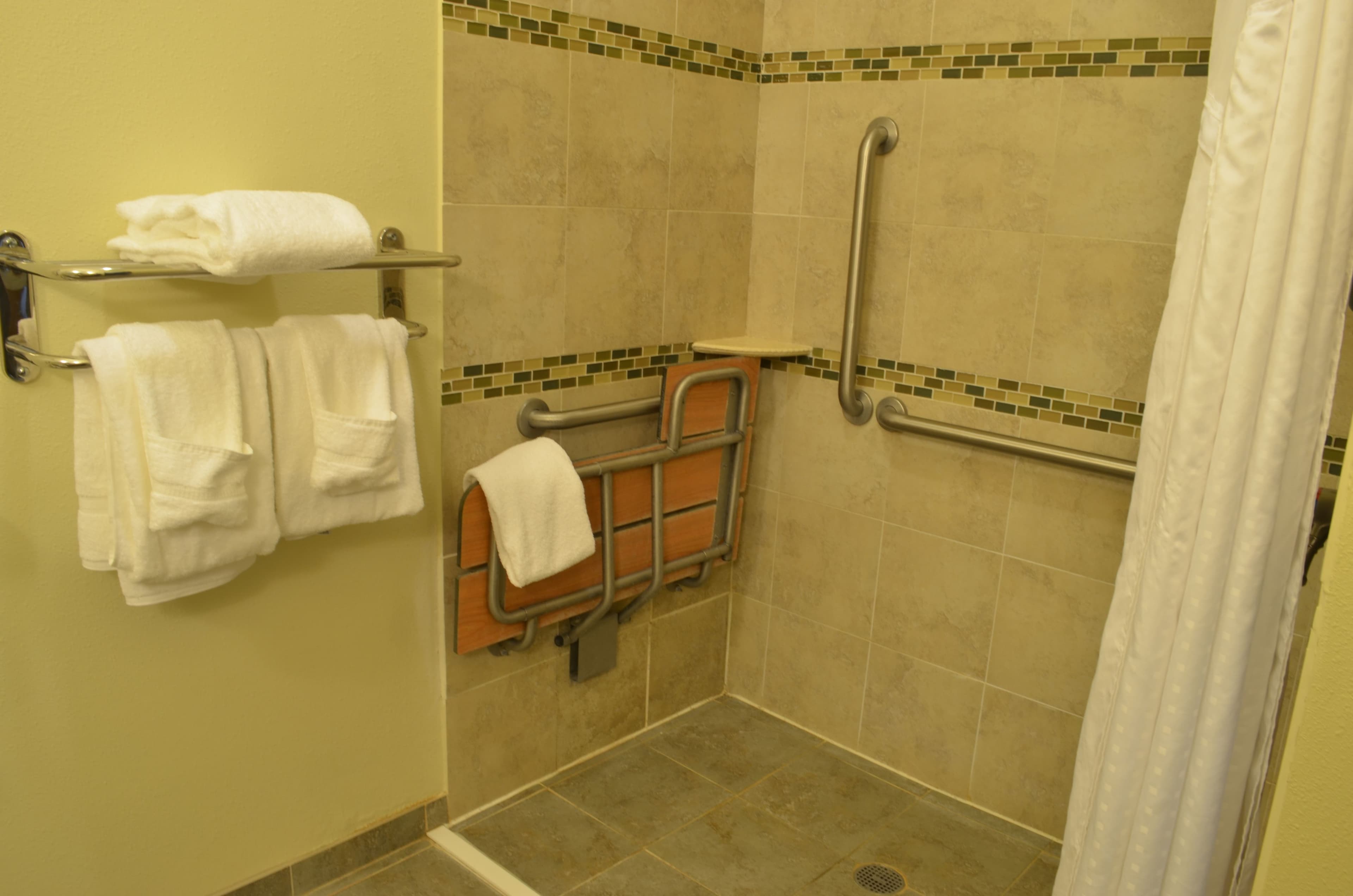 Holiday Inn Express Waterloo-Cedar Falls — 9