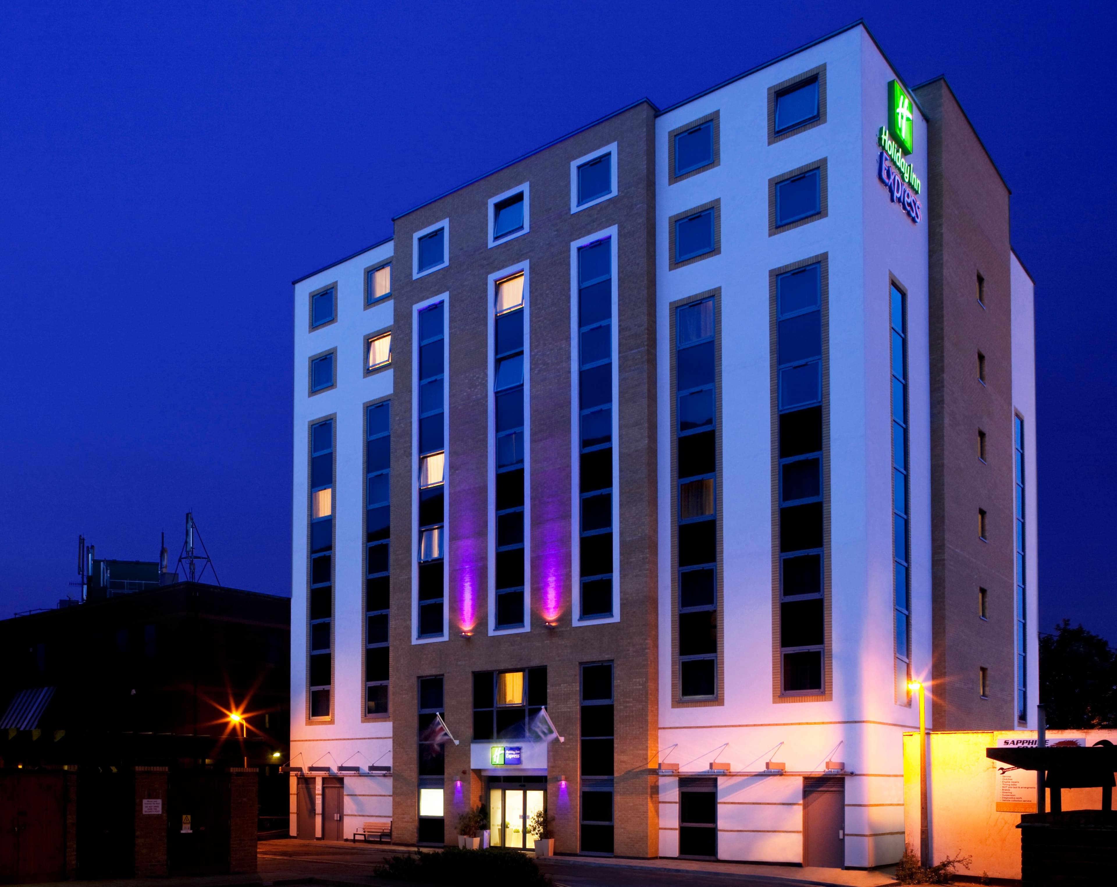 Holiday Inn Express London - Watford Junction - Image 1