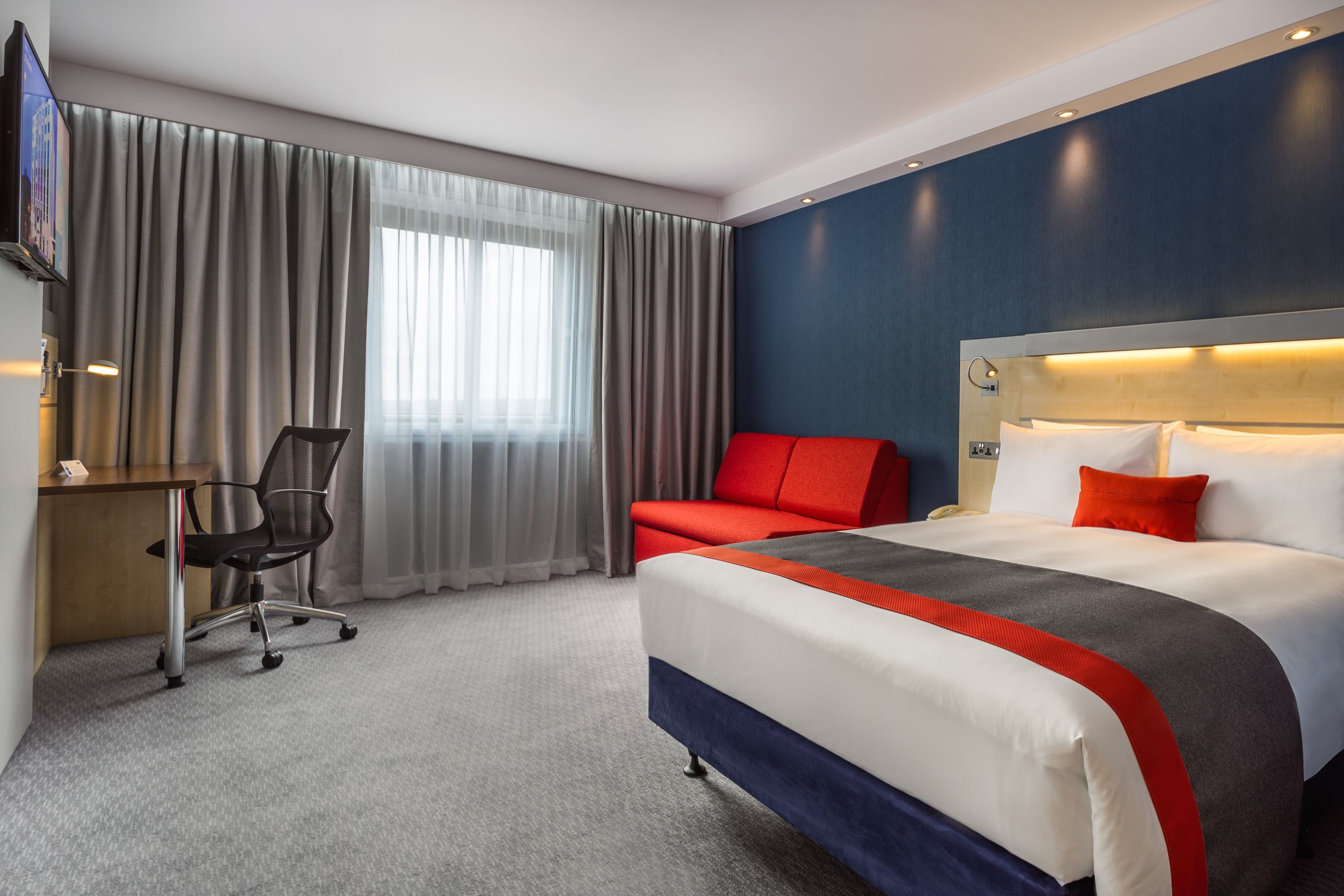 Holiday Inn Express London - Watford Junction — 7