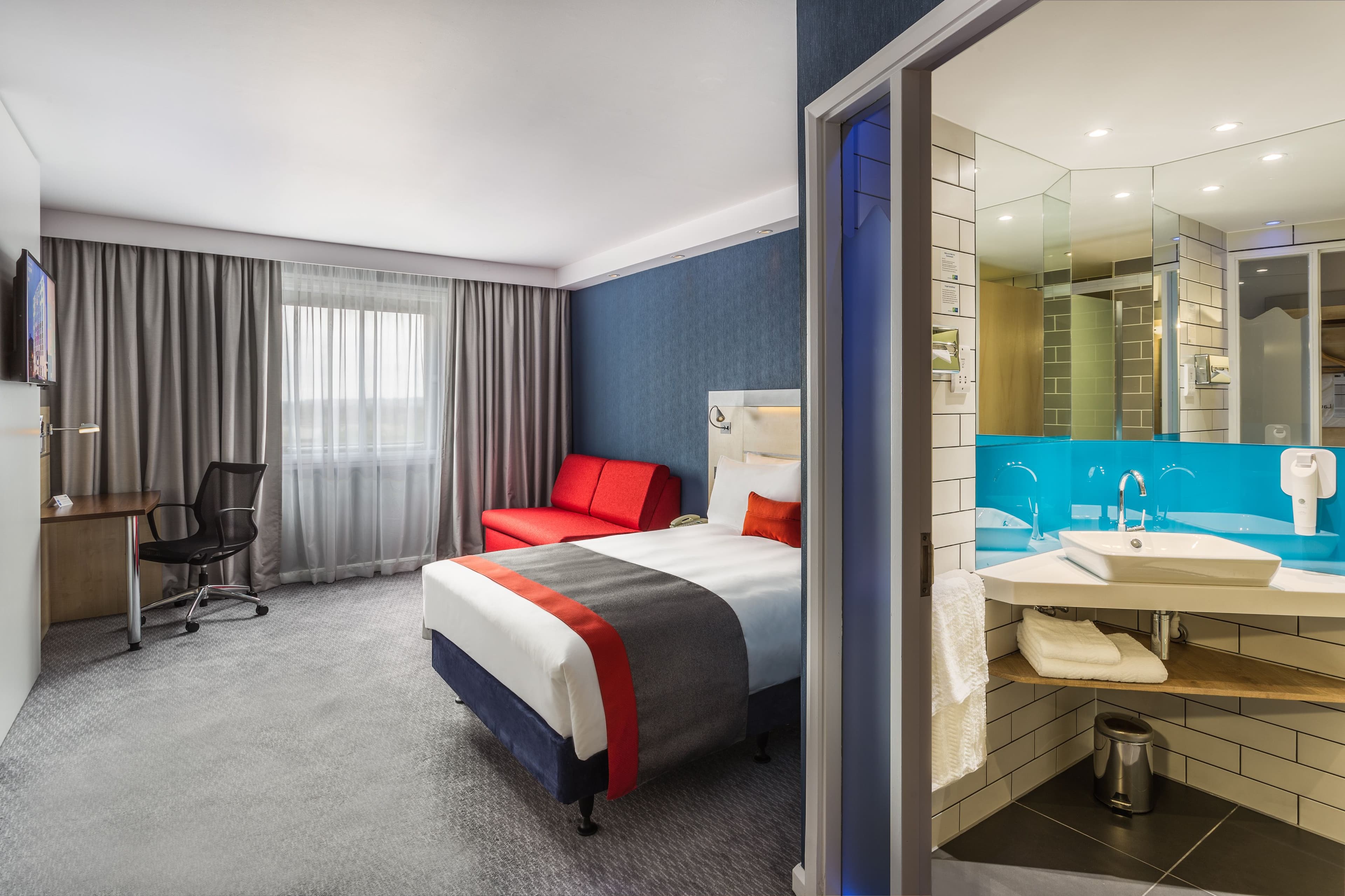 Holiday Inn Express London - Watford Junction — 9