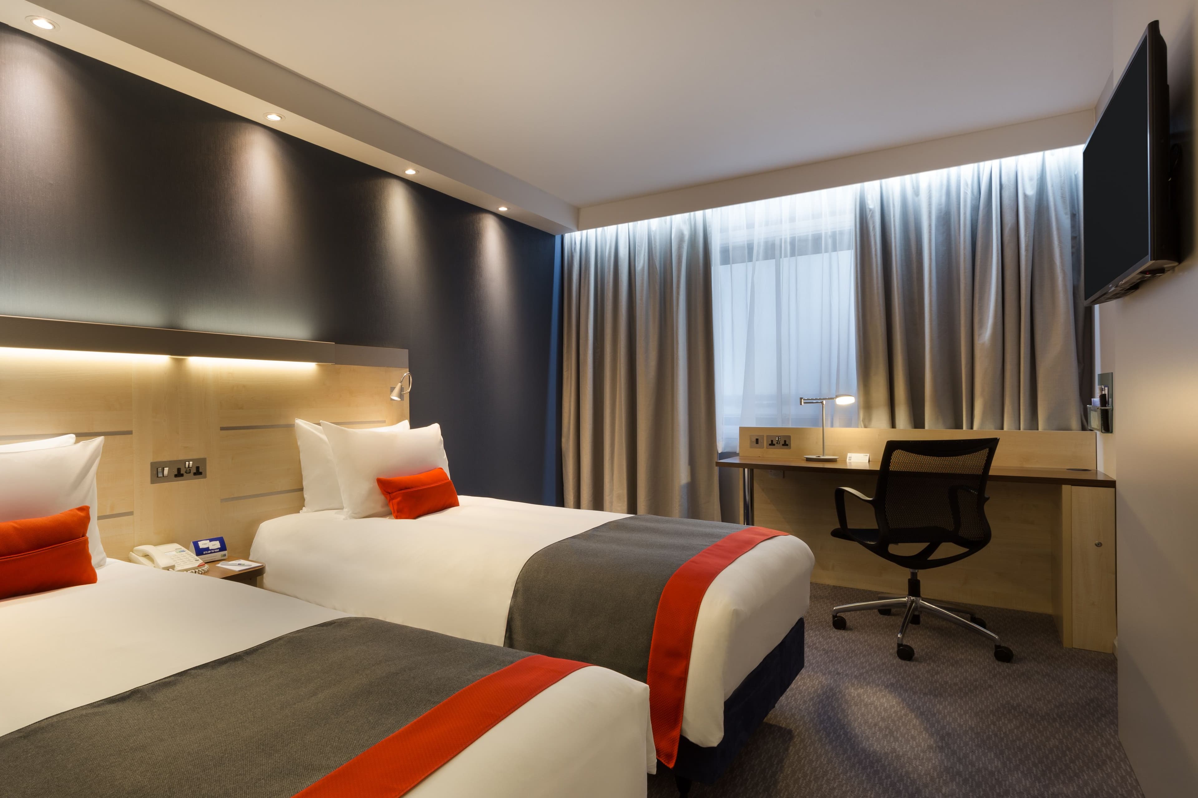 Holiday Inn Express London - Watford Junction — 35