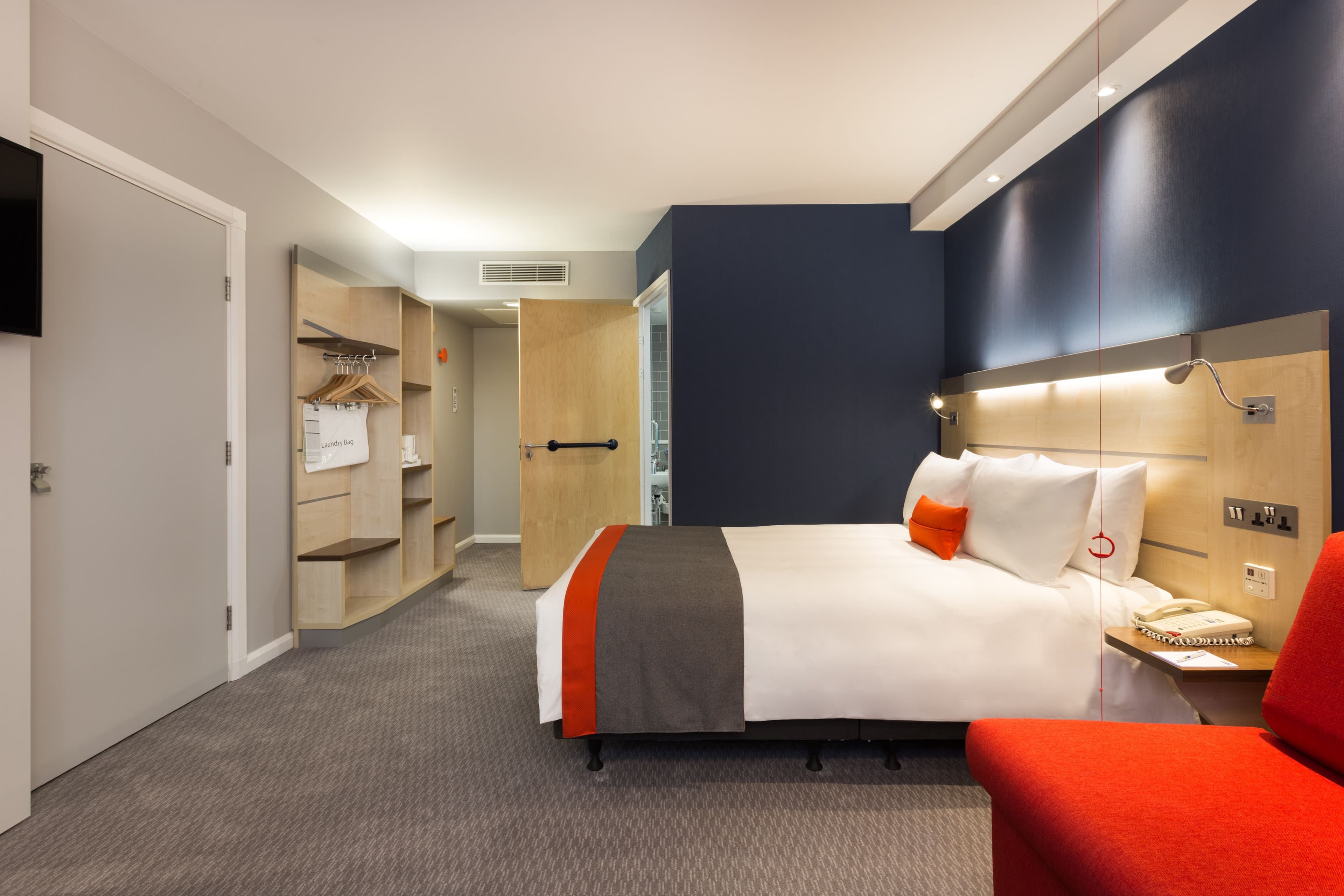 Holiday Inn Express London - Watford Junction — 21