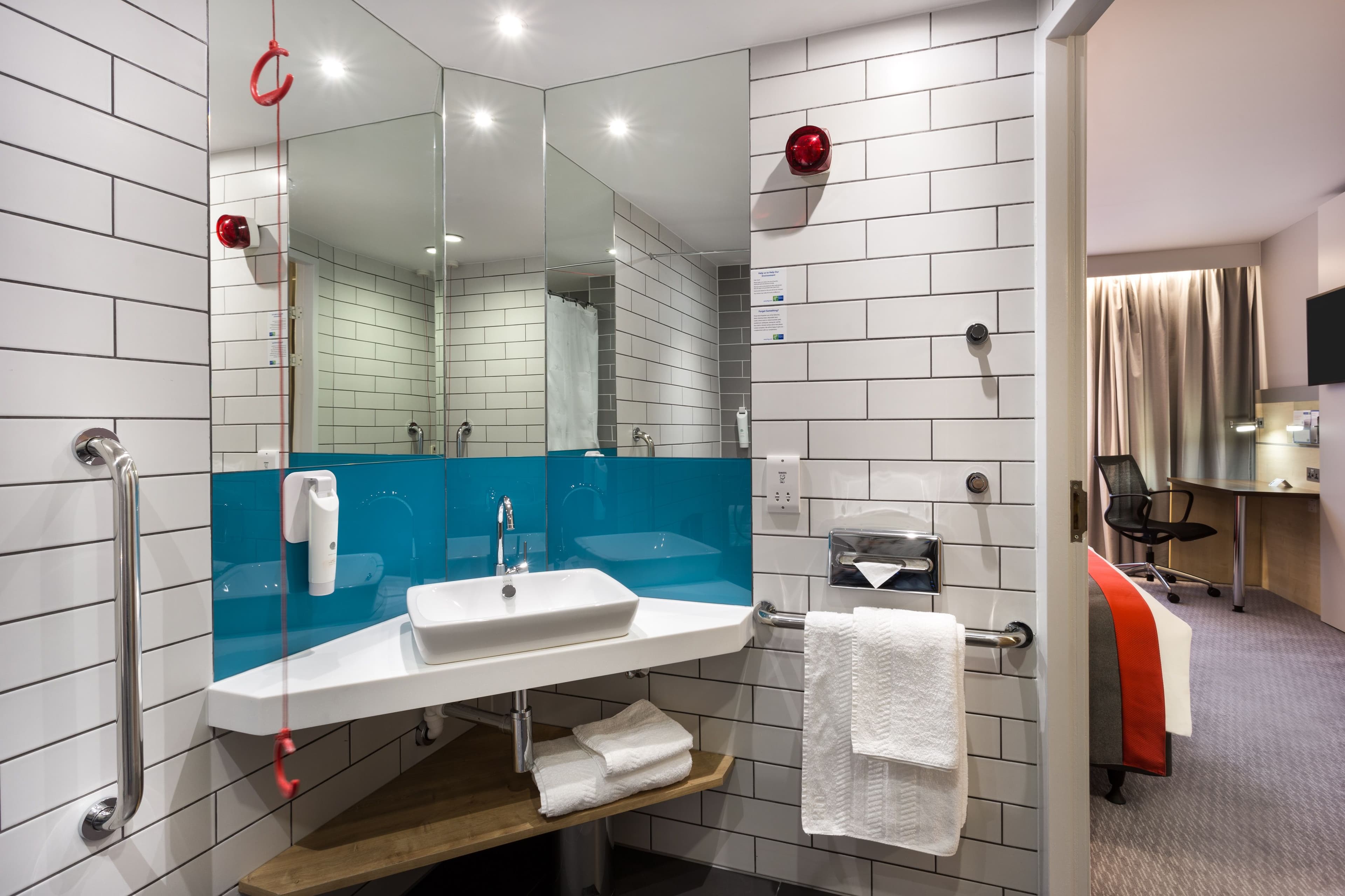 Holiday Inn Express London - Watford Junction — 22