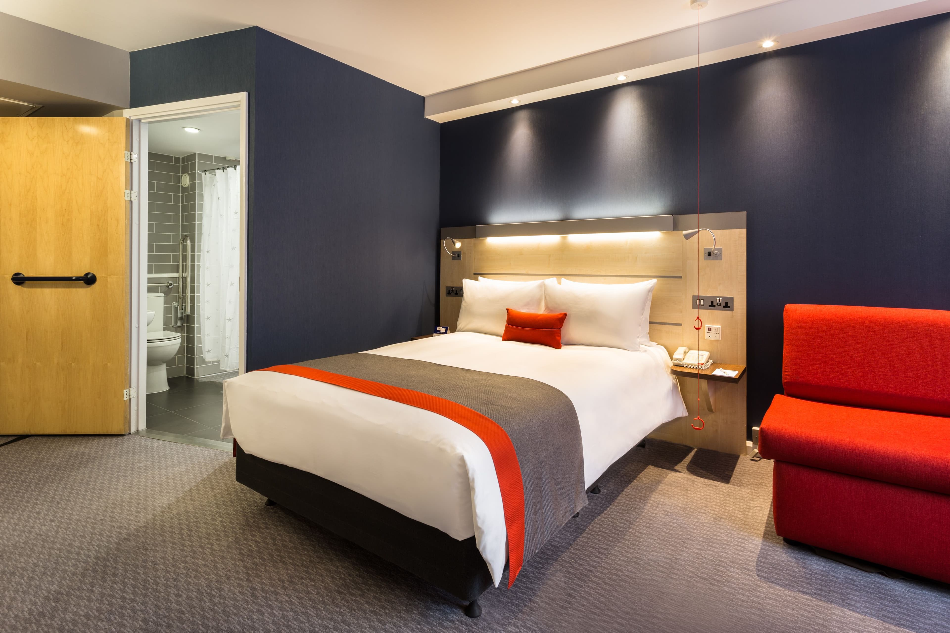 Holiday Inn Express London - Watford Junction — 20