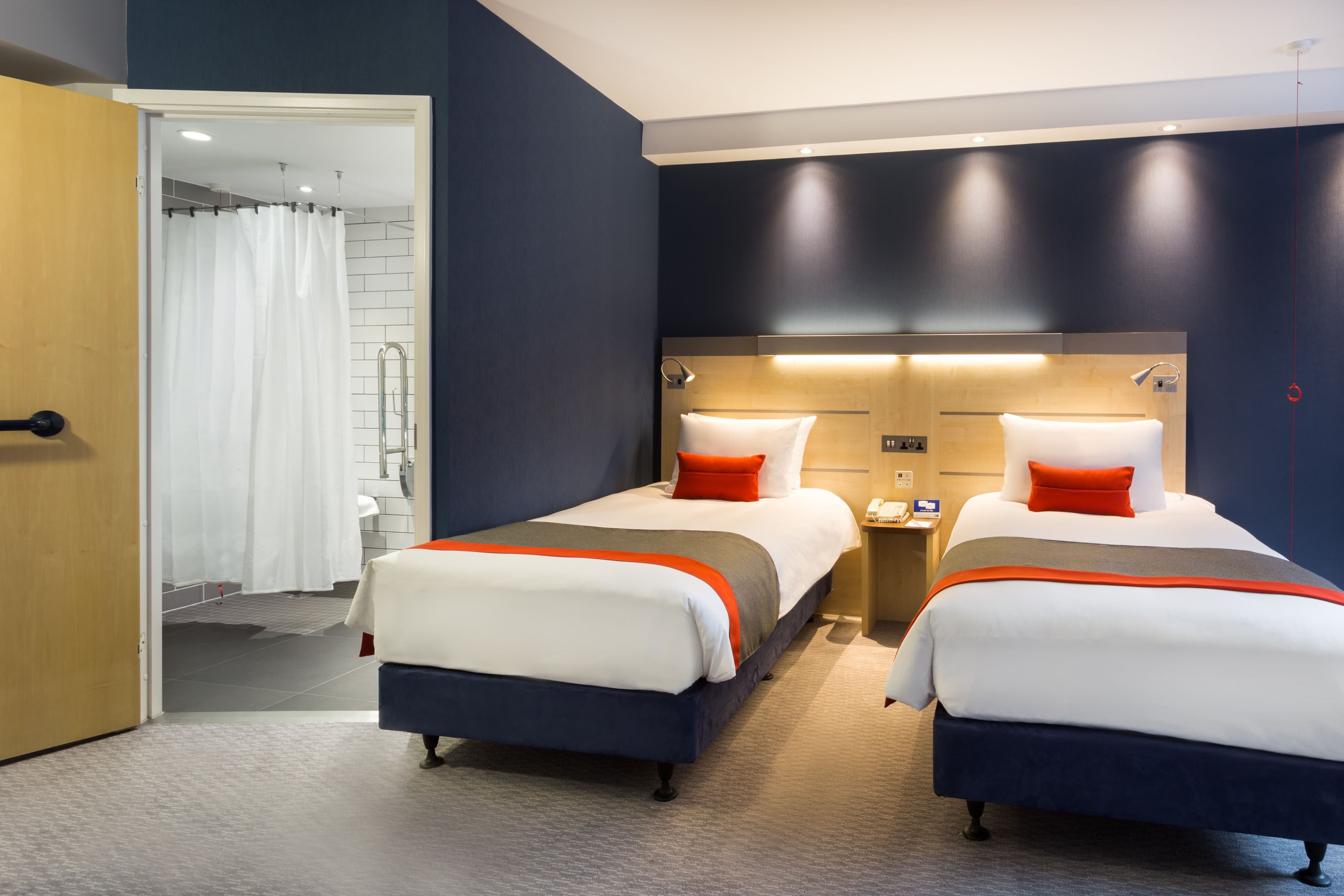 Holiday Inn Express London - Watford Junction — 36