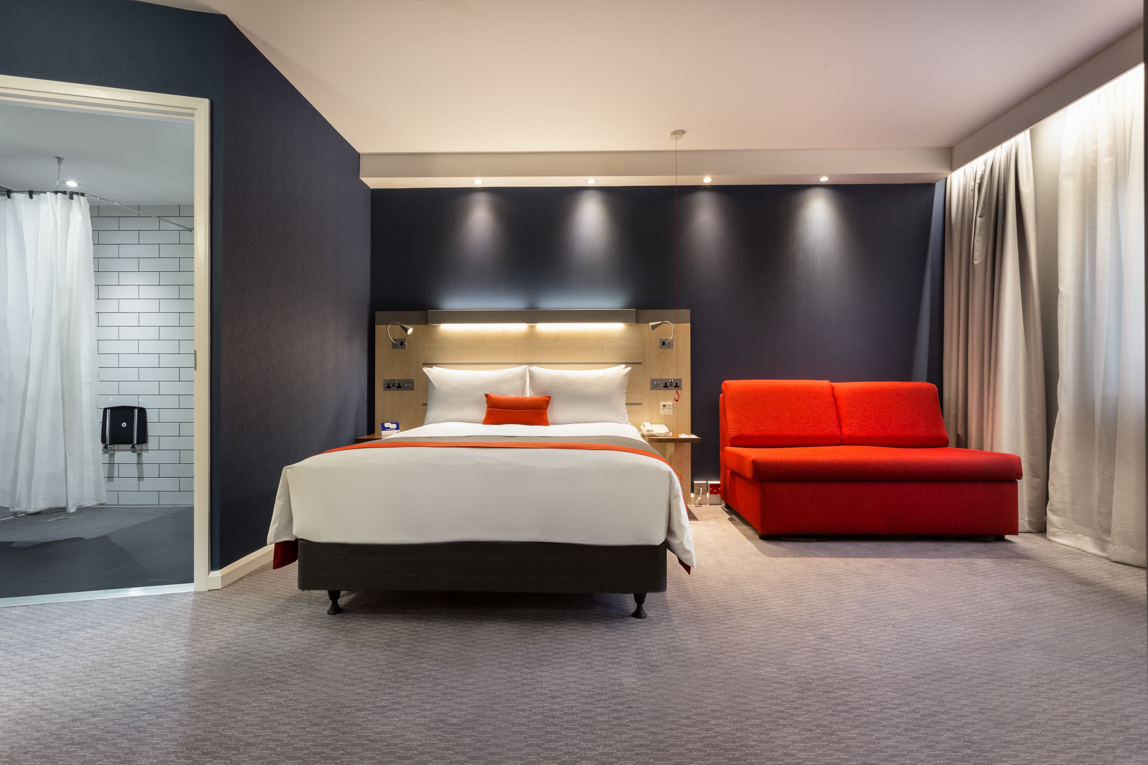 Holiday Inn Express London - Watford Junction — 18