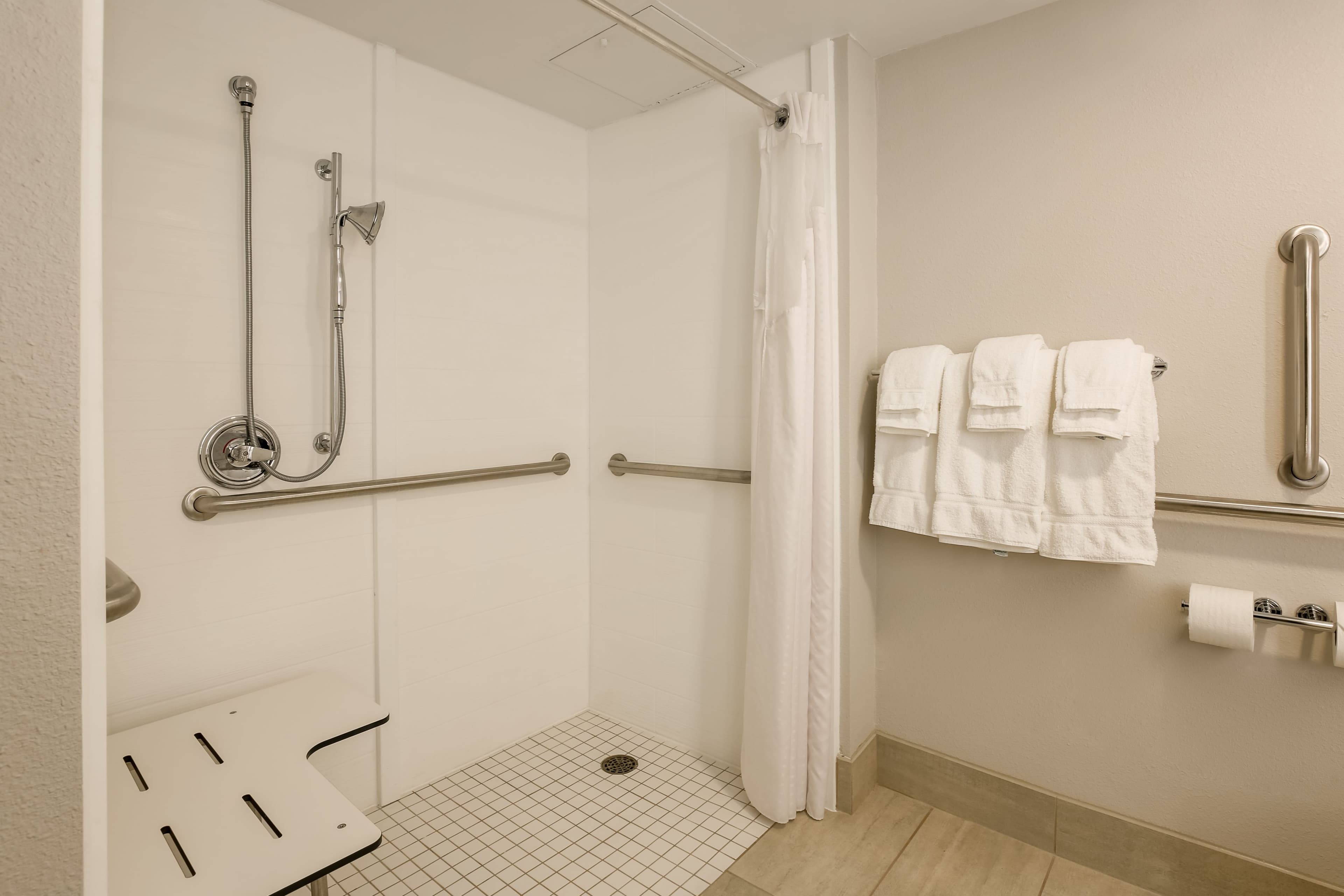 Holiday Inn Express Milwaukee-West Medical Center — 15