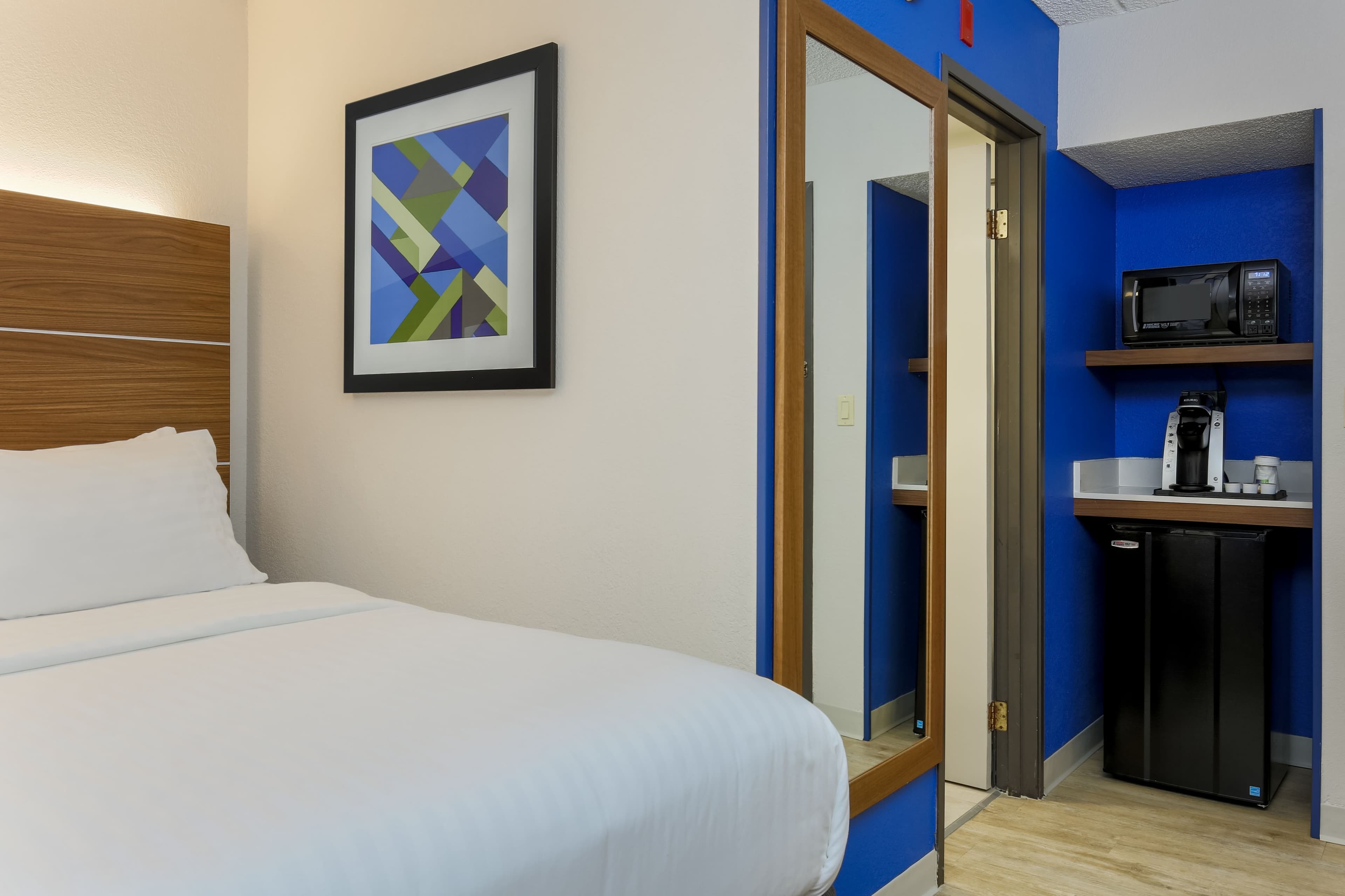 Holiday Inn Express Milwaukee-West Medical Center — 17