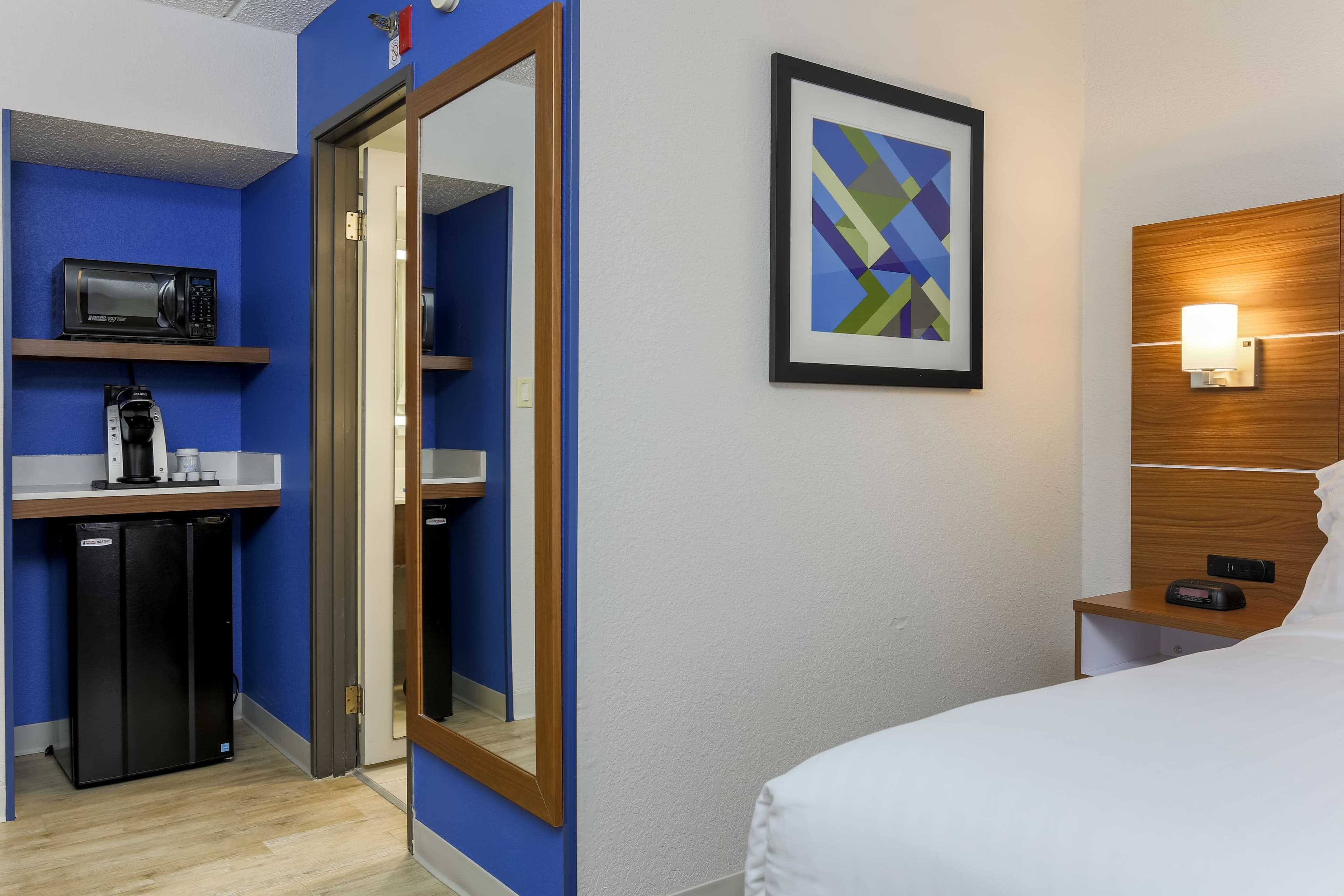 Holiday Inn Express Milwaukee-West Medical Center - Image 5
