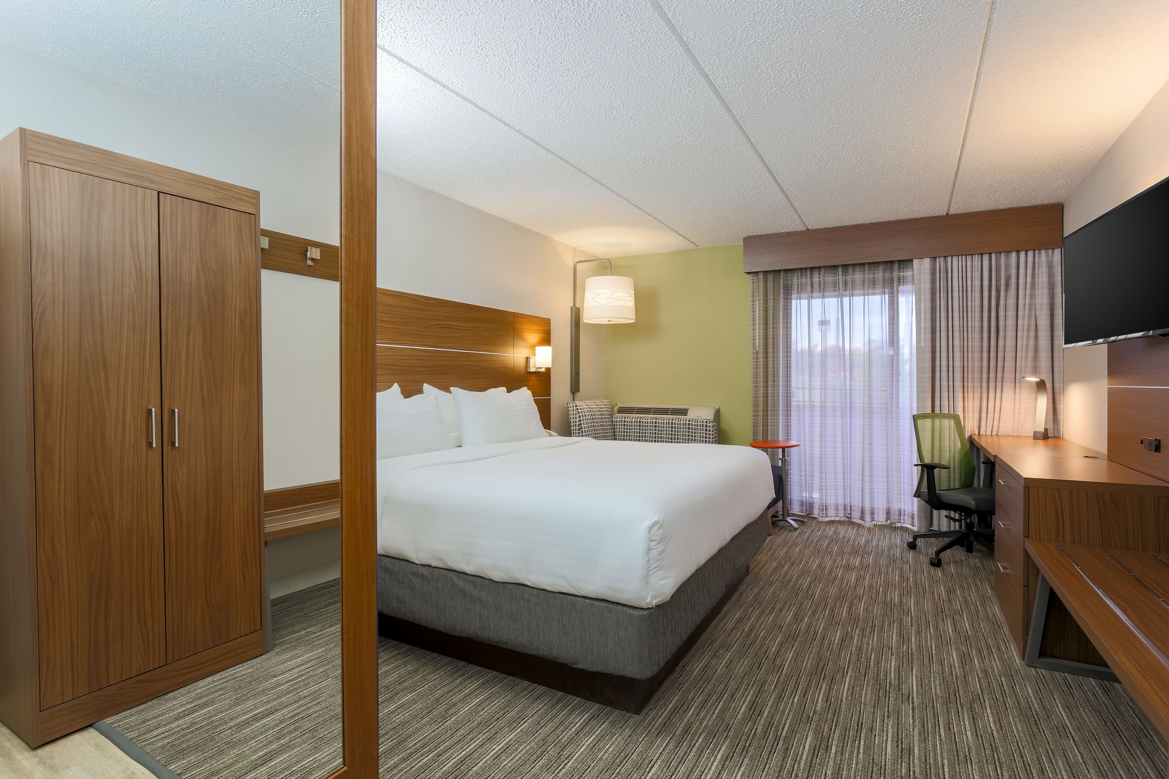Holiday Inn Express Milwaukee-West Medical Center — 8