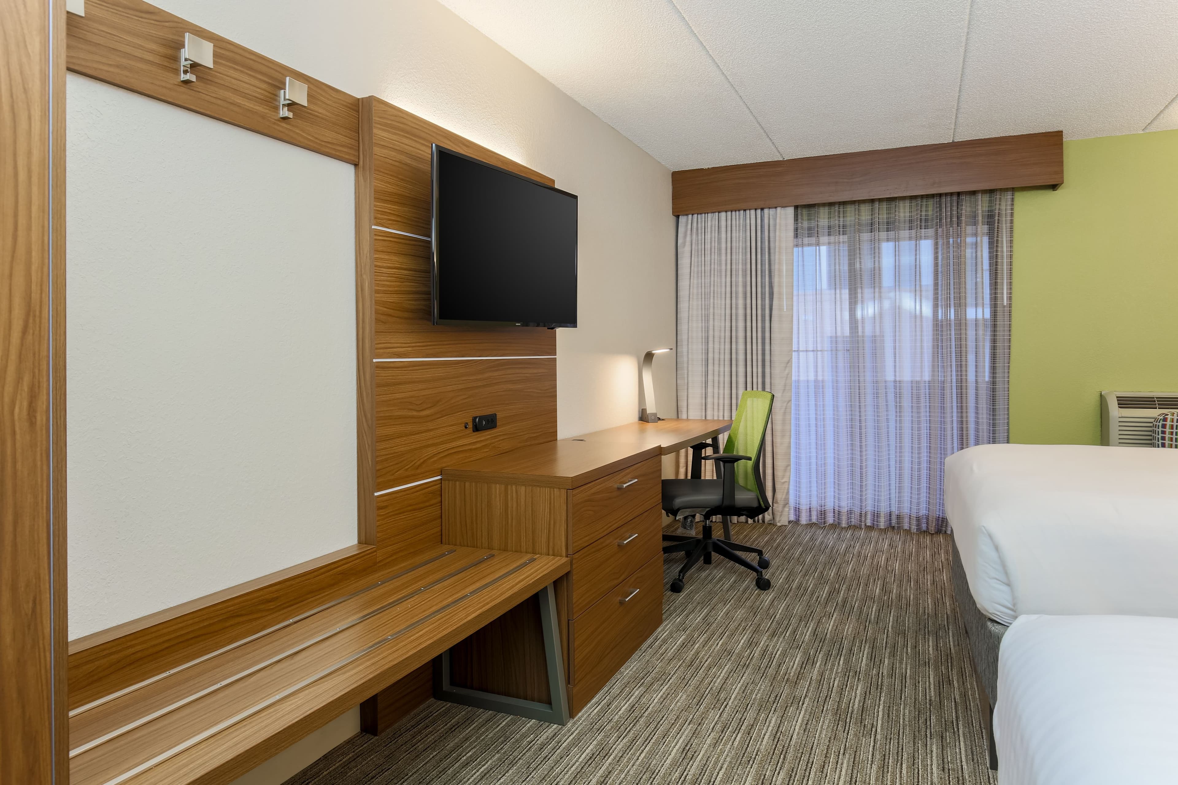 Holiday Inn Express Milwaukee-West Medical Center — 18