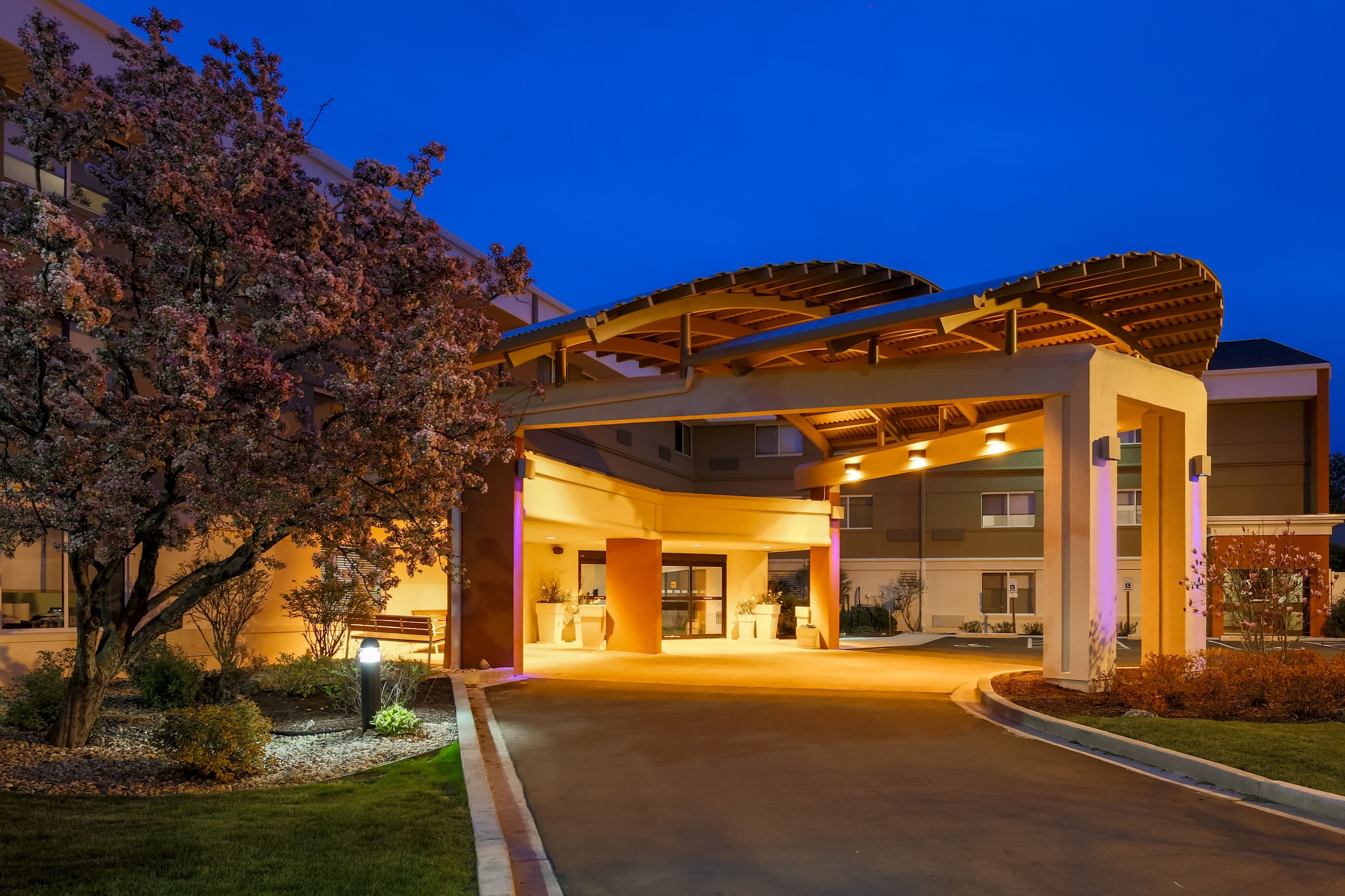 Holiday Inn Express Milwaukee-West Medical Center - Image 1