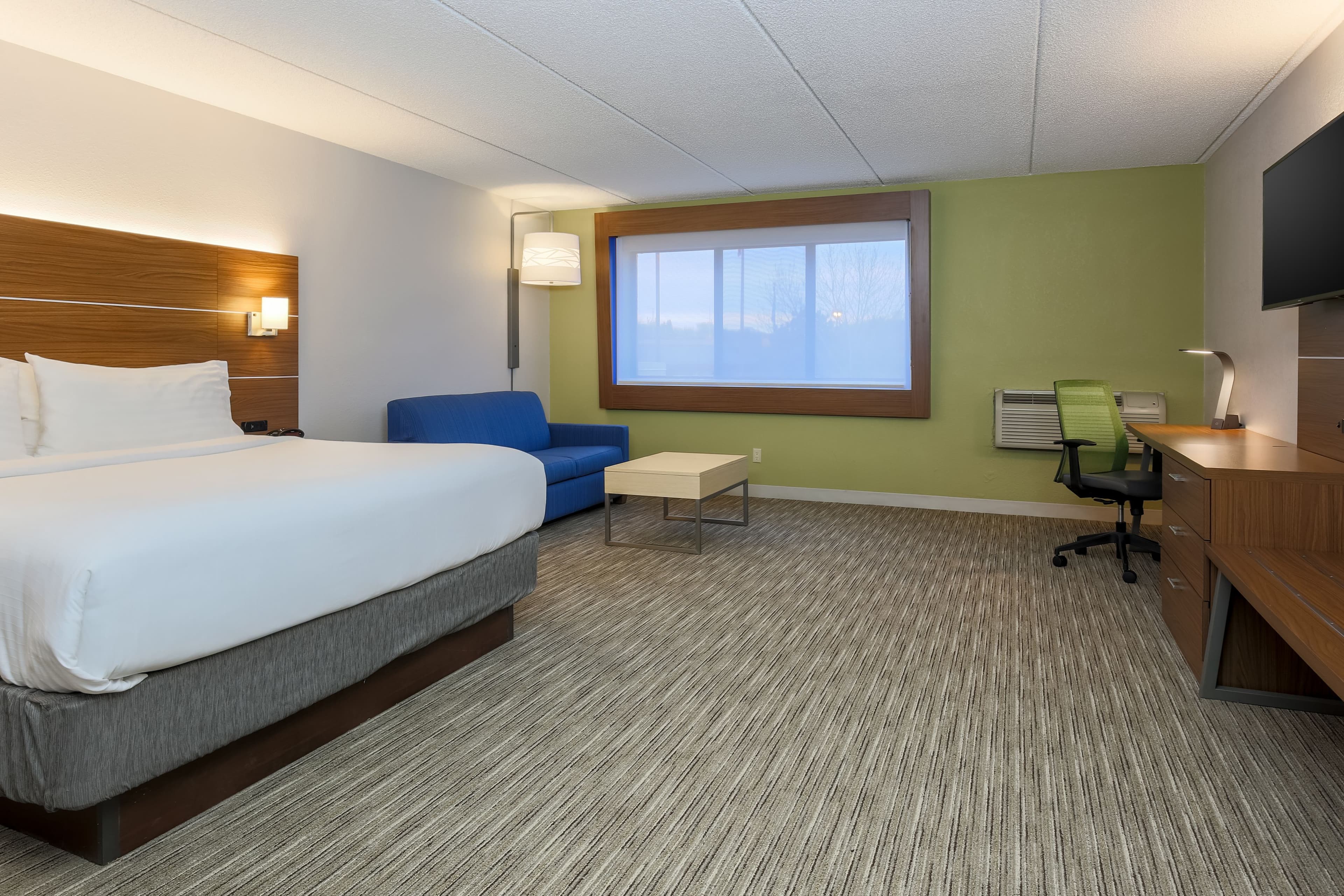 Holiday Inn Express Milwaukee-West Medical Center - Image 3