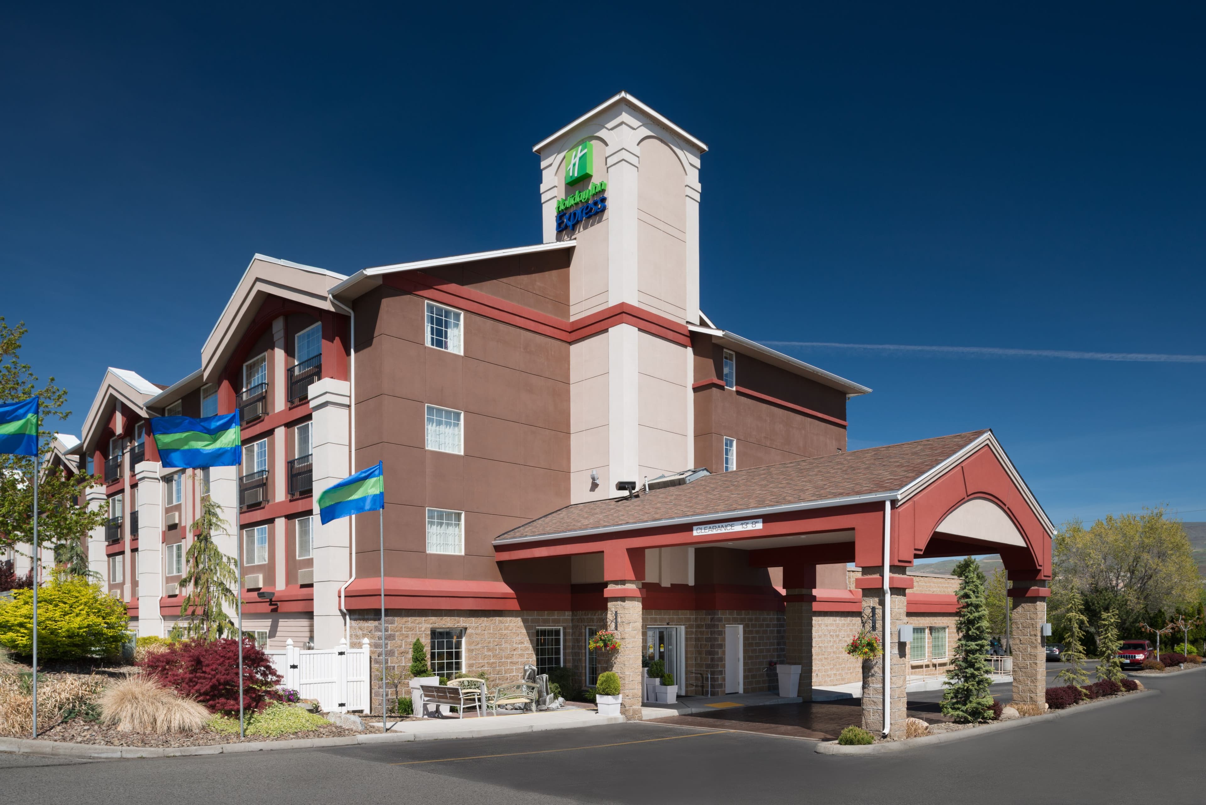 Holiday Inn Express Wenatchee - Image 1