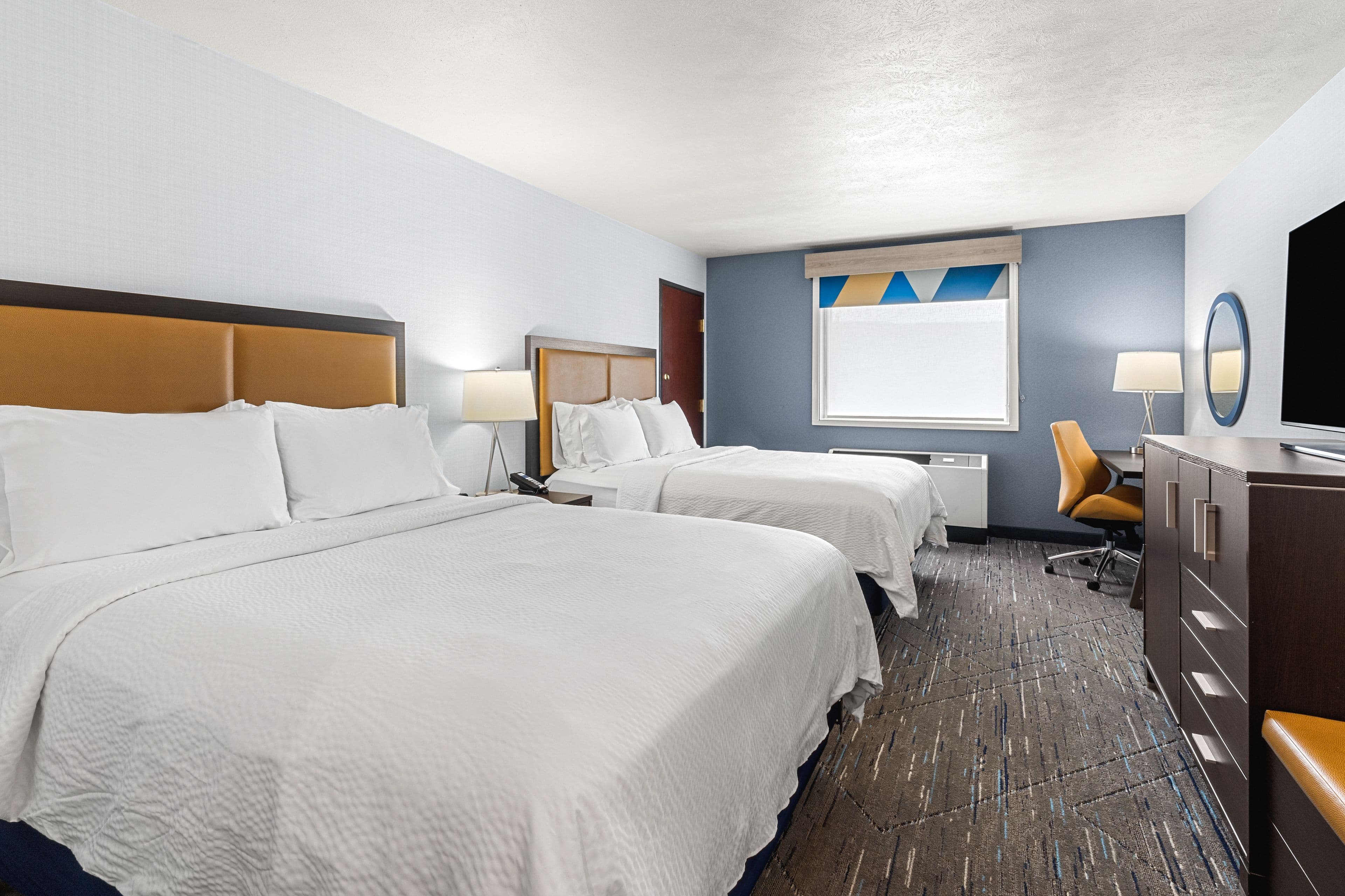 Holiday Inn Express Wenatchee - Image 3