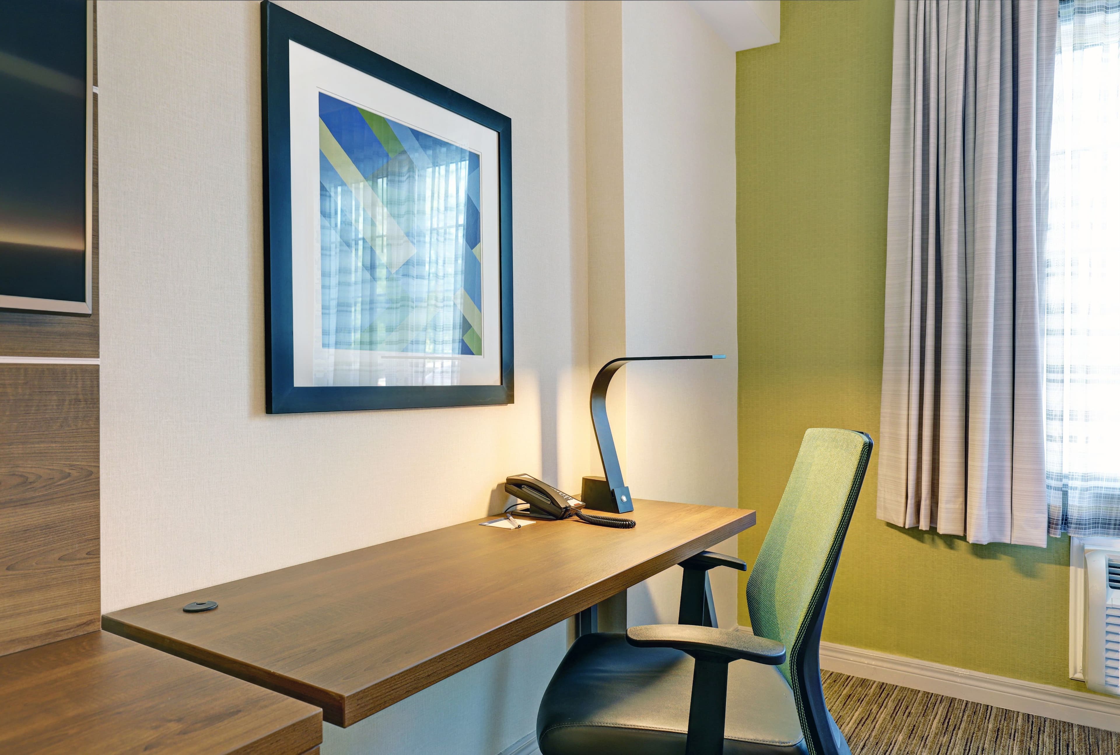 Holiday Inn Express Whitby Oshawa — 8