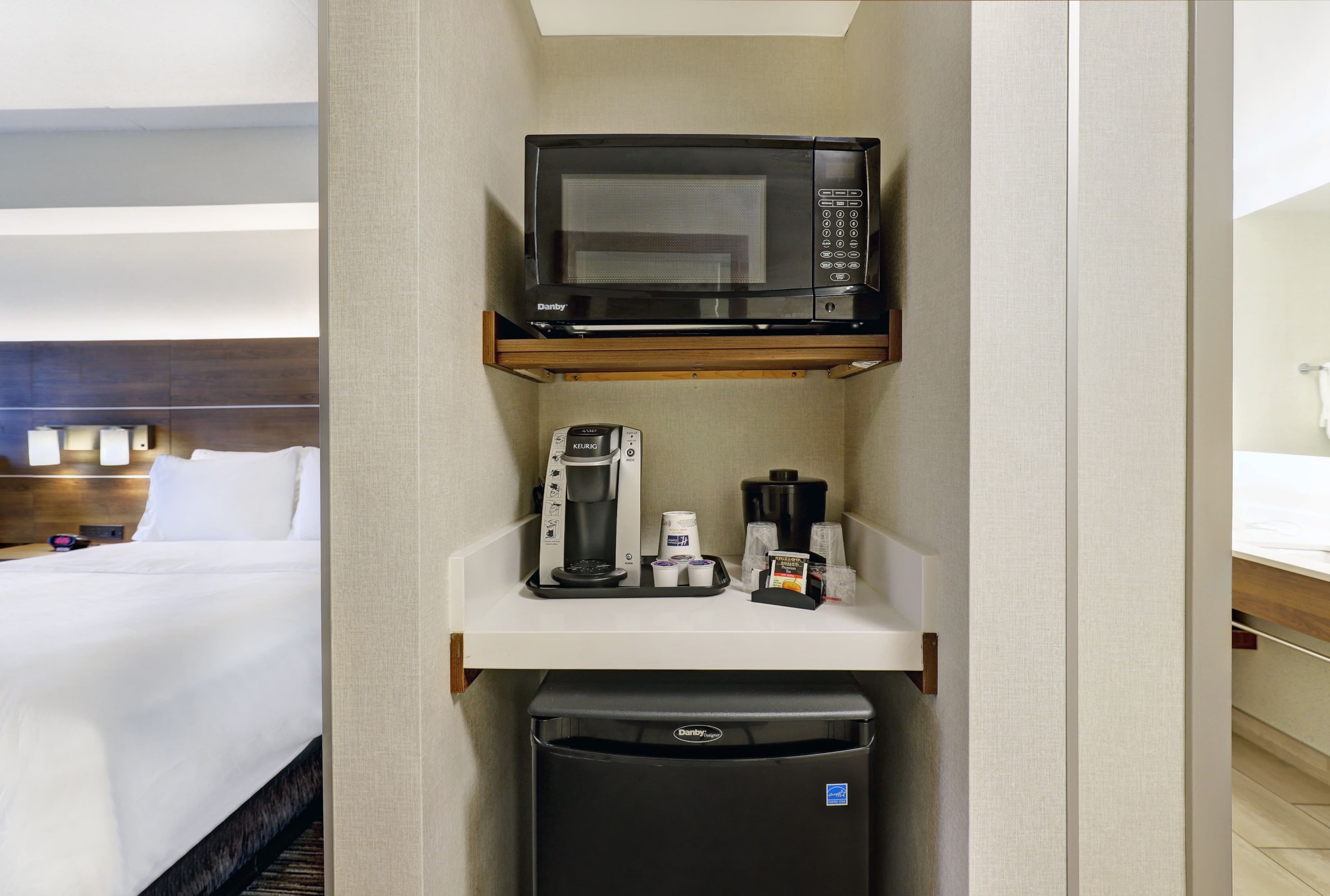 Holiday Inn Express Whitby Oshawa — 6