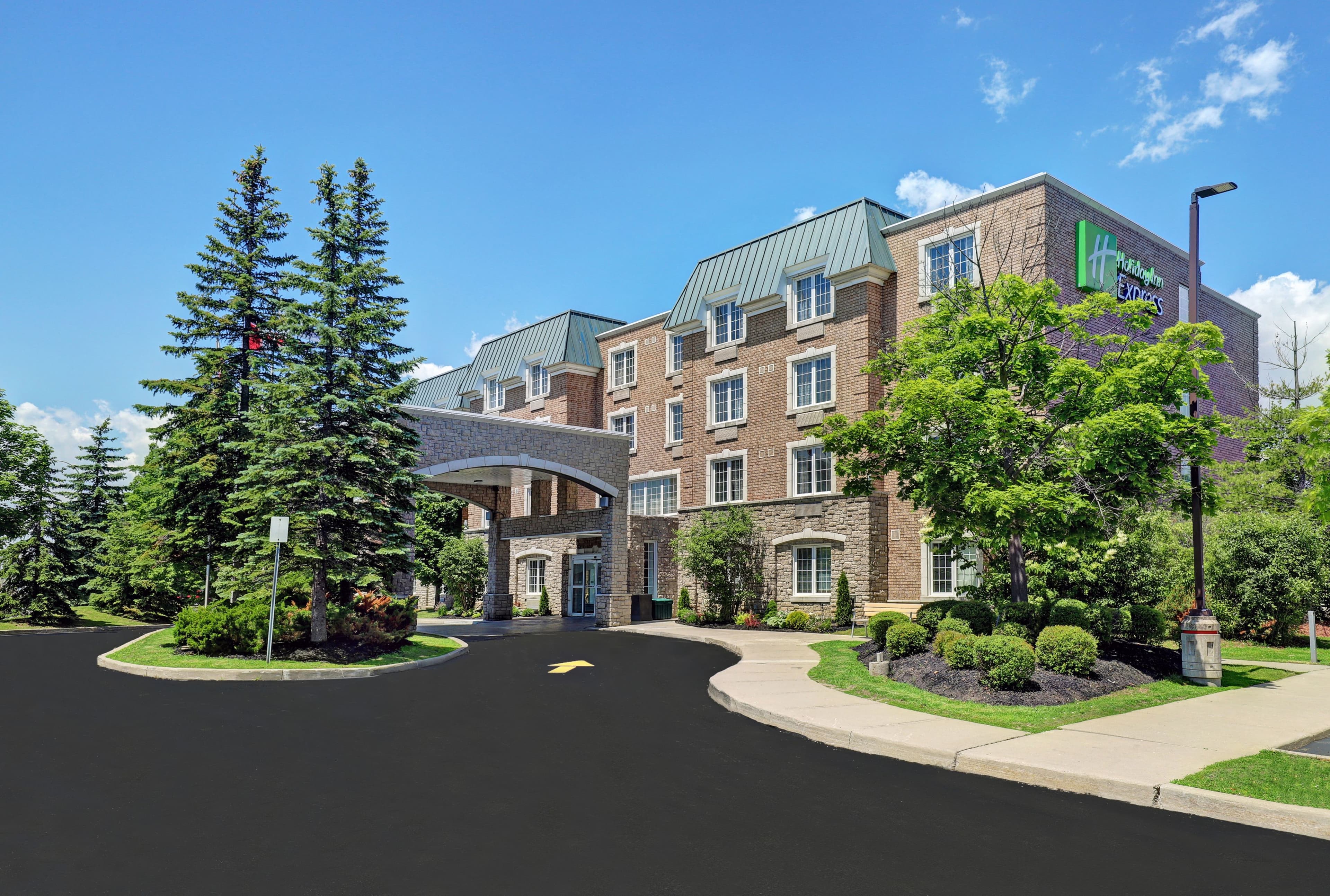 Holiday Inn Express Whitby Oshawa - Image 1