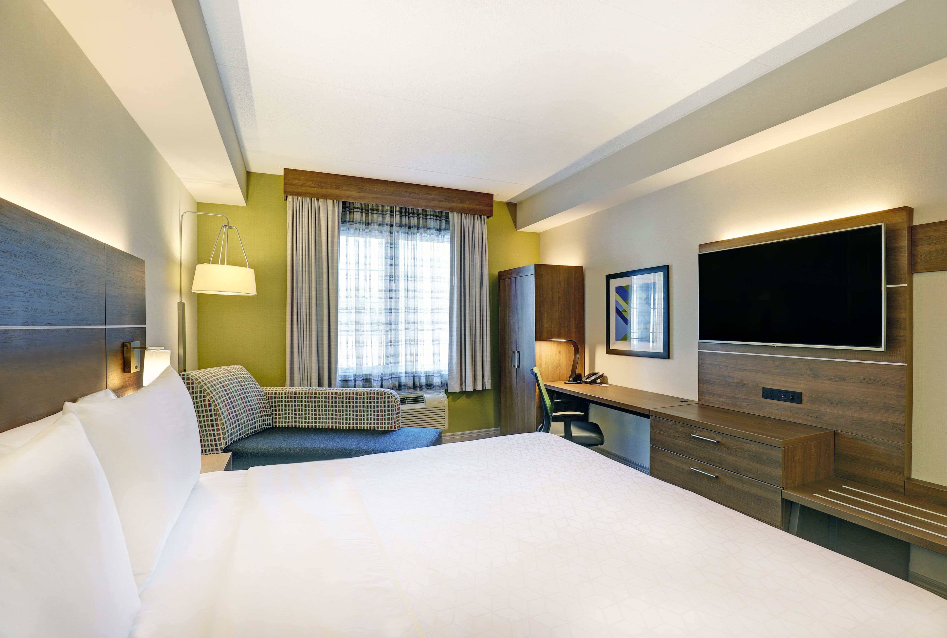 Holiday Inn Express Whitby Oshawa — 7