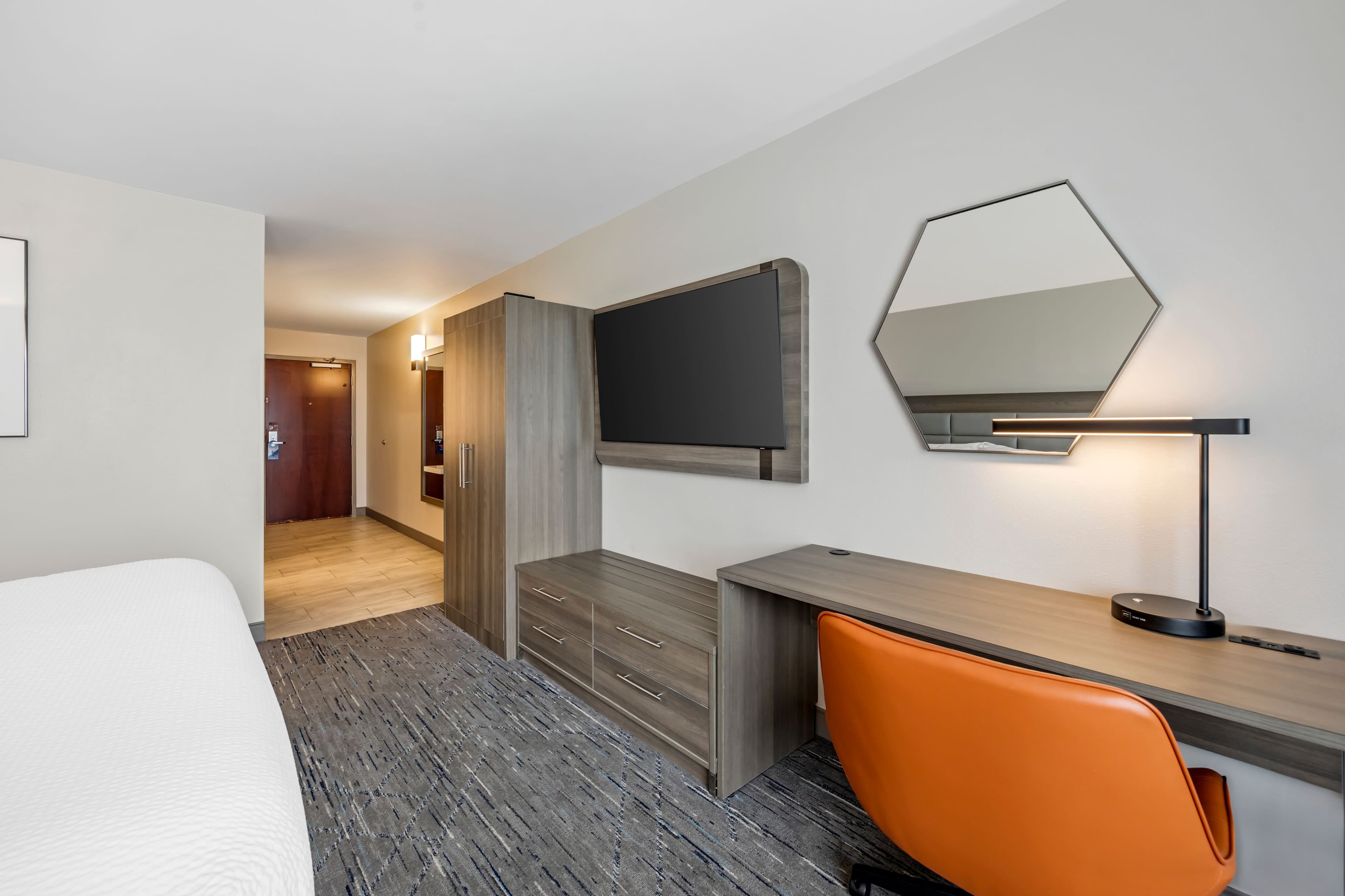 Holiday Inn Express White House — 6