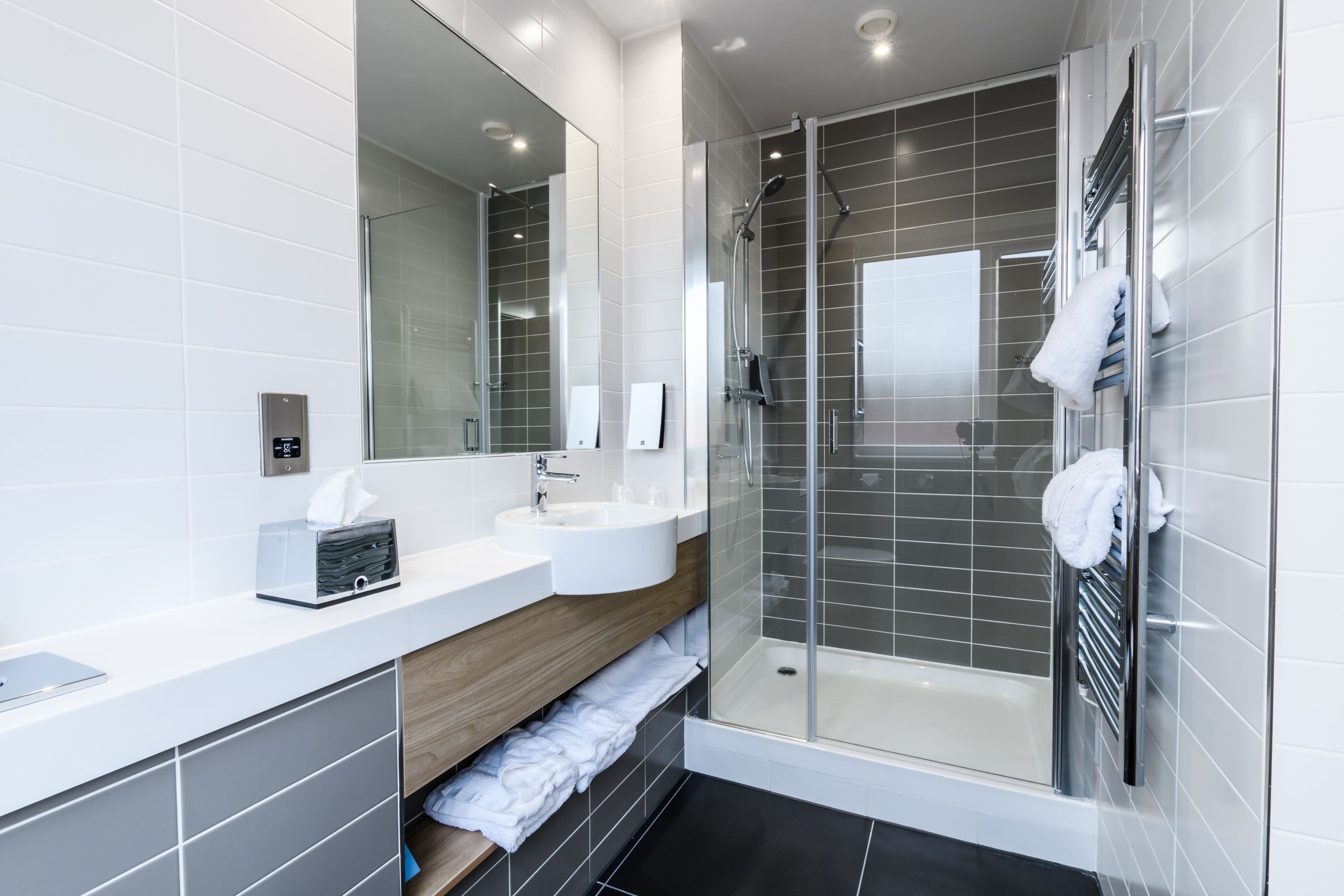 Holiday Inn Express Wigan - Image 4