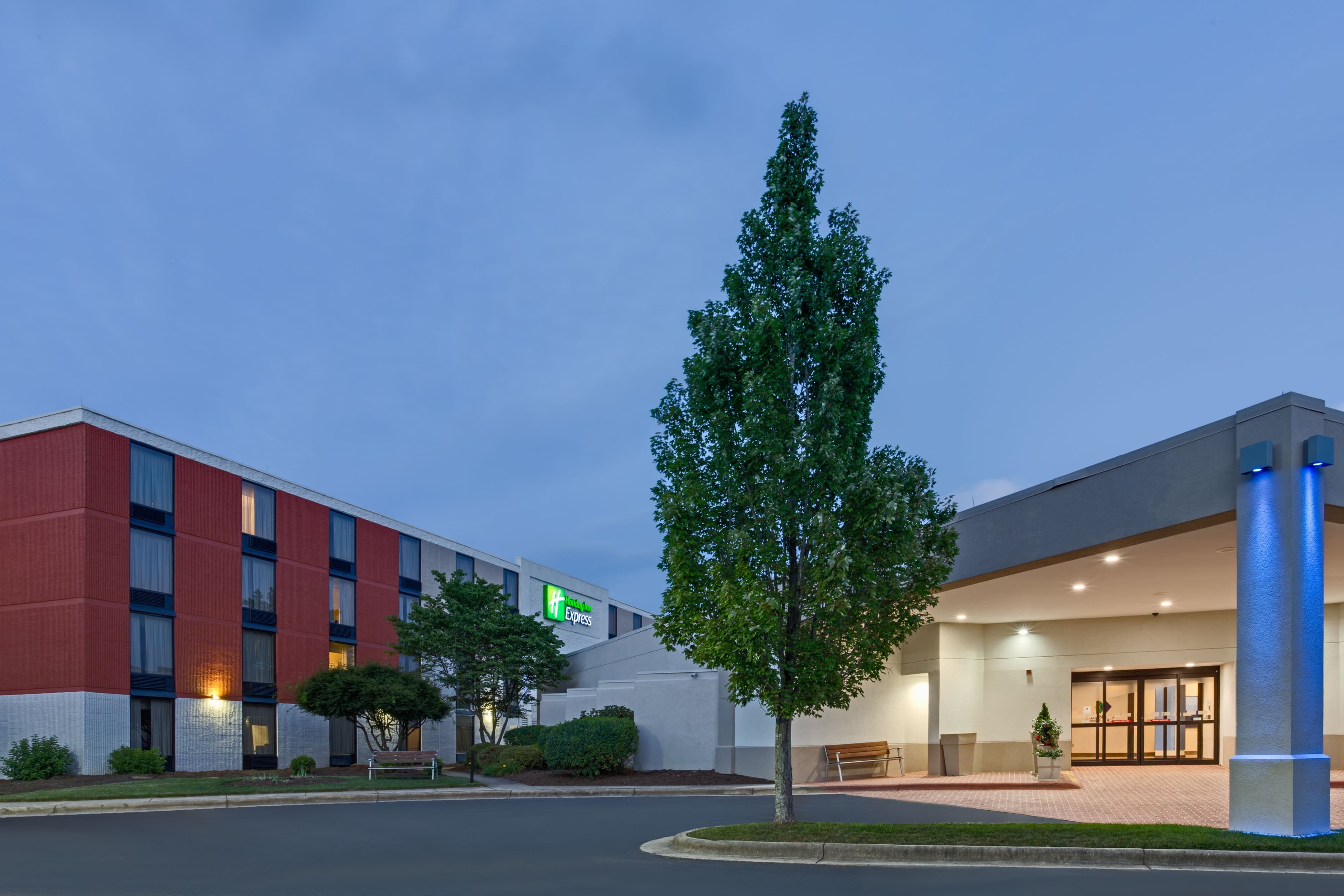 Holiday Inn Express Wilkesboro - Image 1