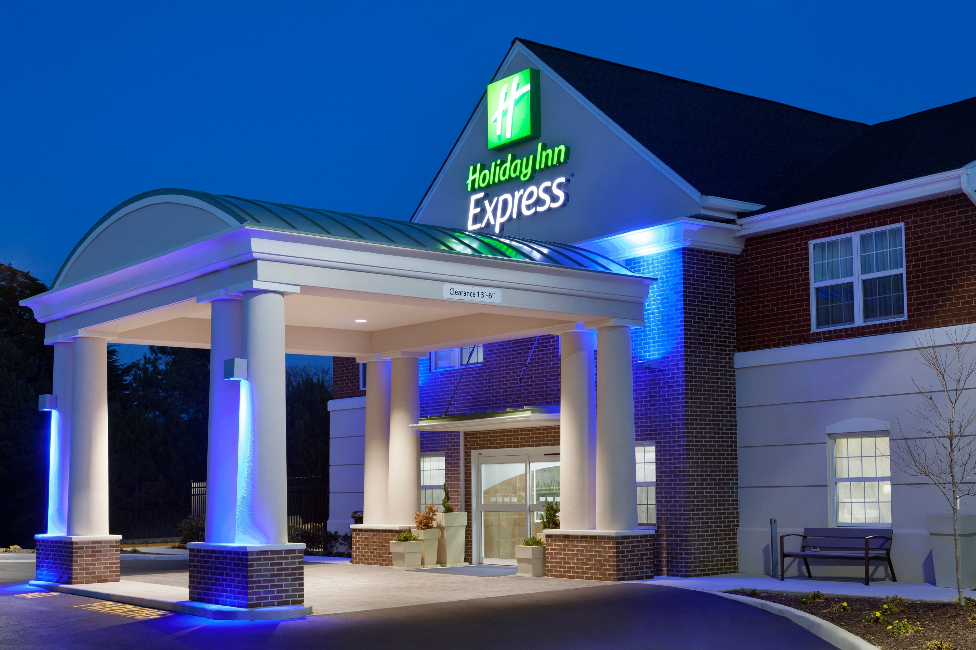 Holiday Inn Express Williamsburg North - Image 1