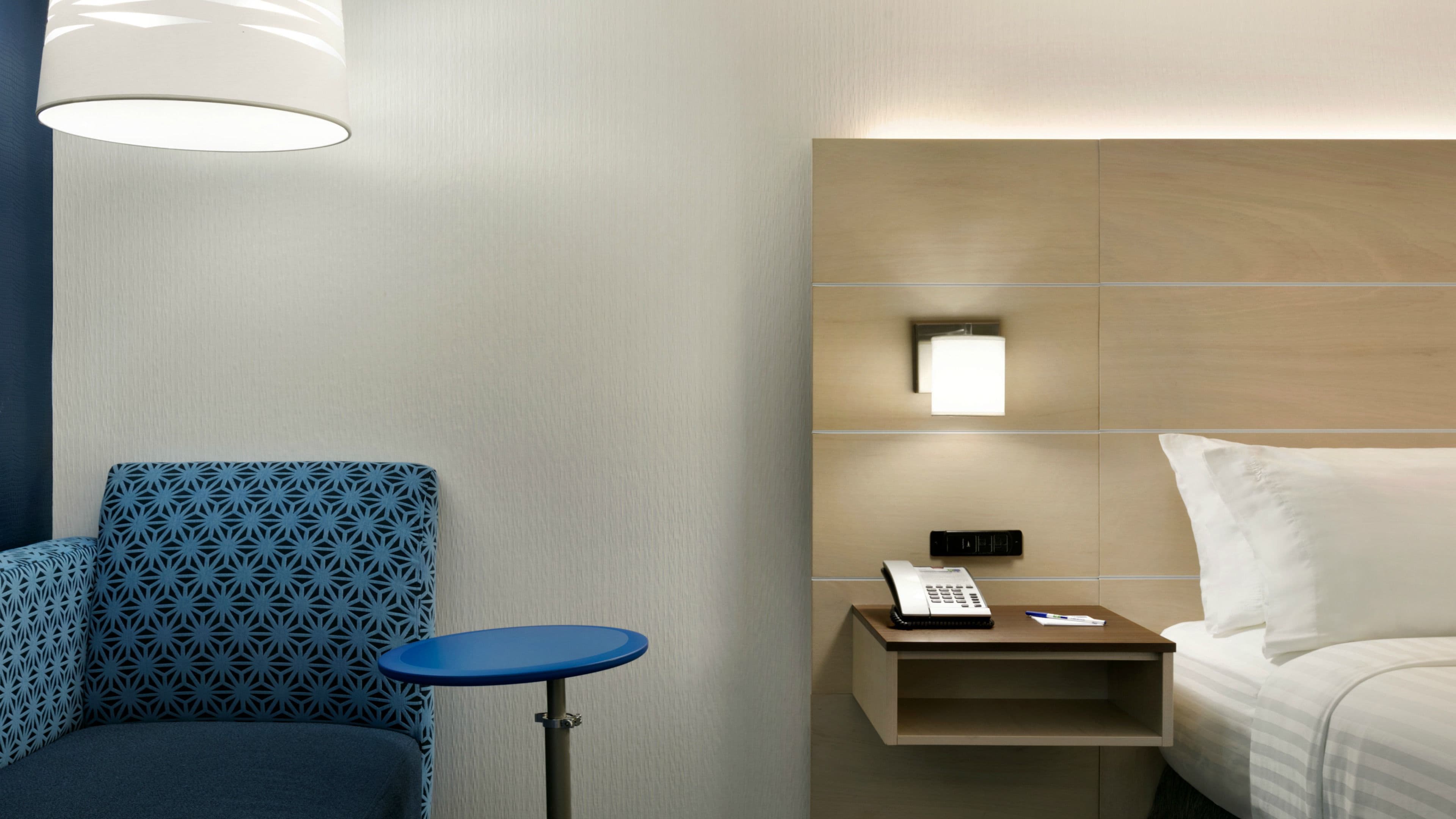 Holiday Inn Express Williamsbrg Busch Gardens Area - Image 5
