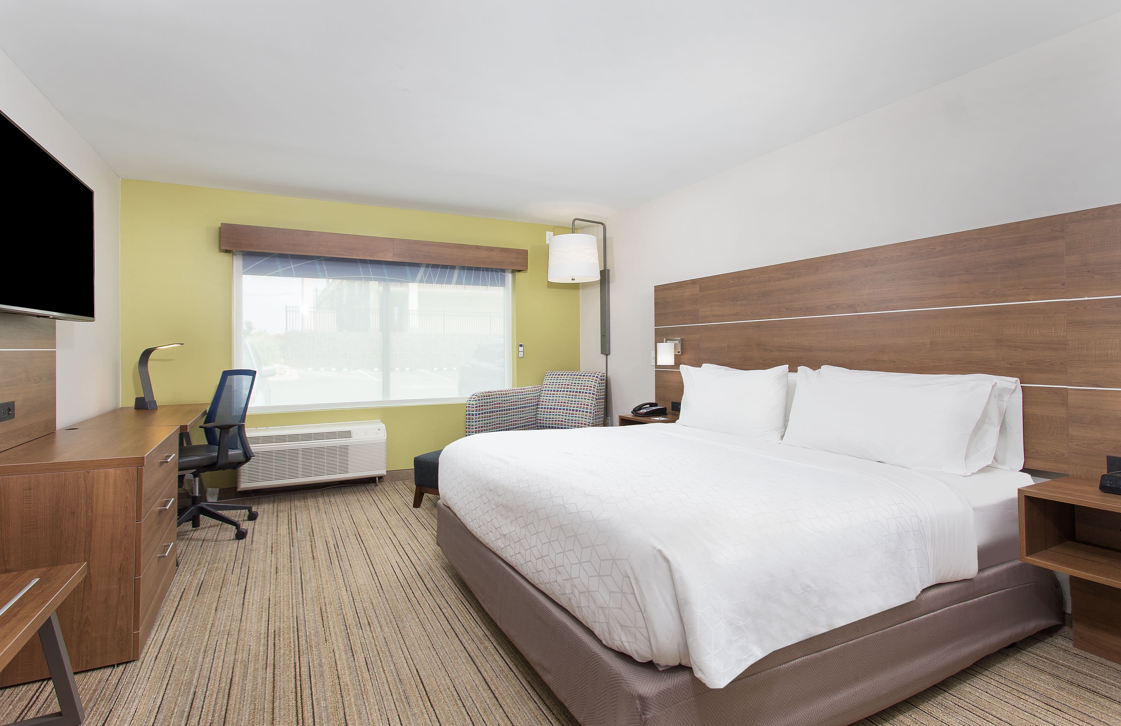 Holiday Inn Express Williamsburg - Image 2
