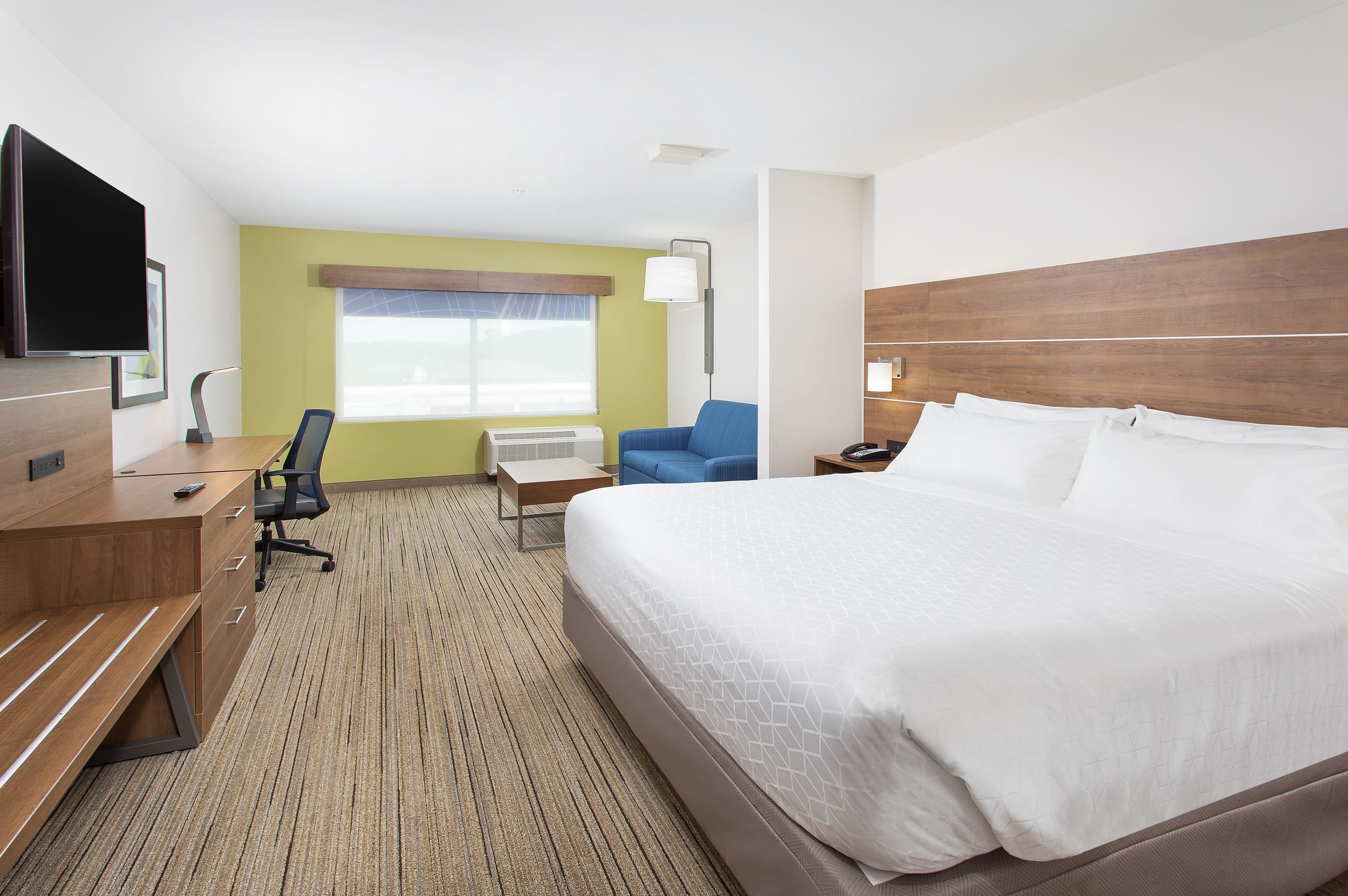 Holiday Inn Express Williamsburg - Image 4