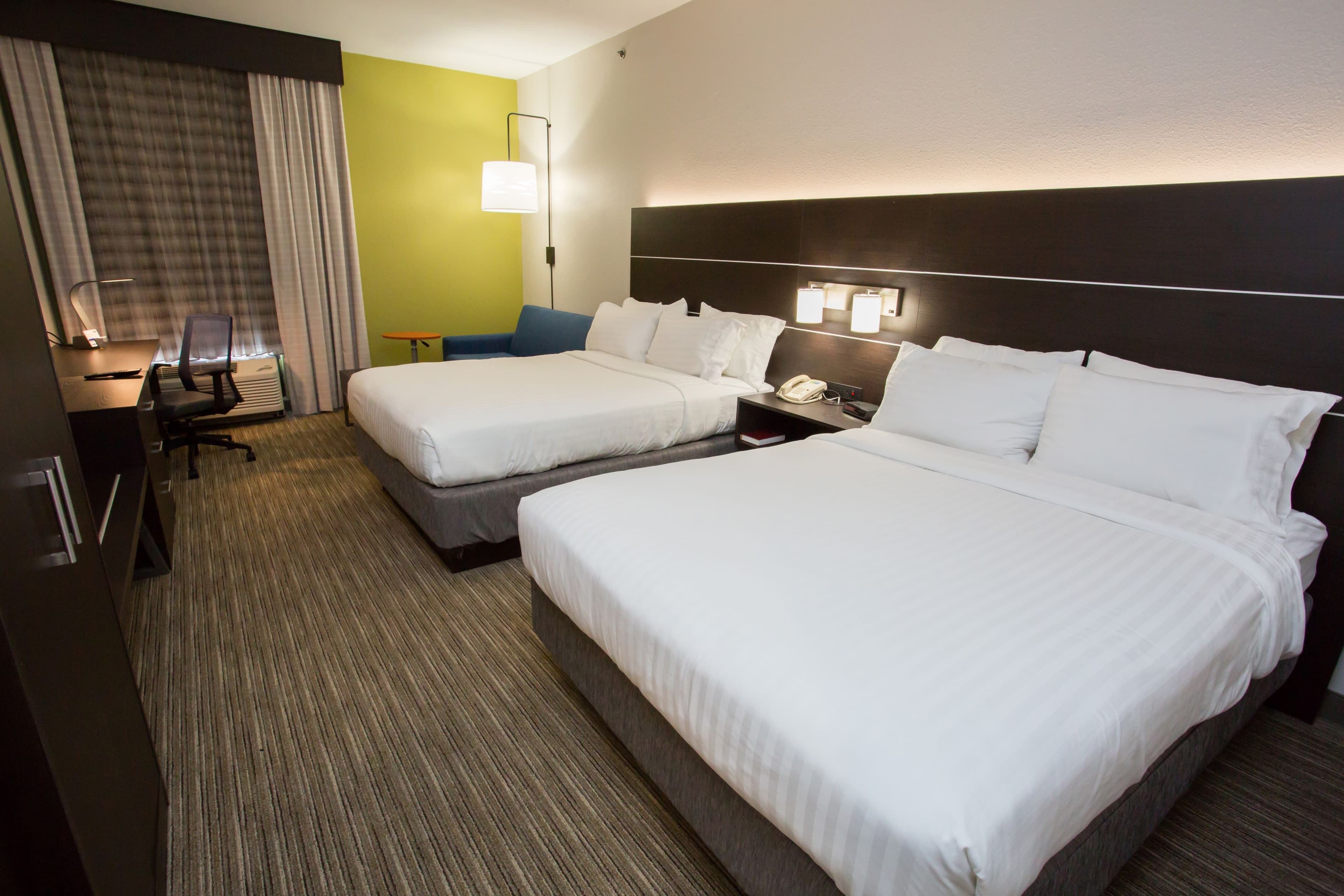 Holiday Inn Express Wilmington — 14