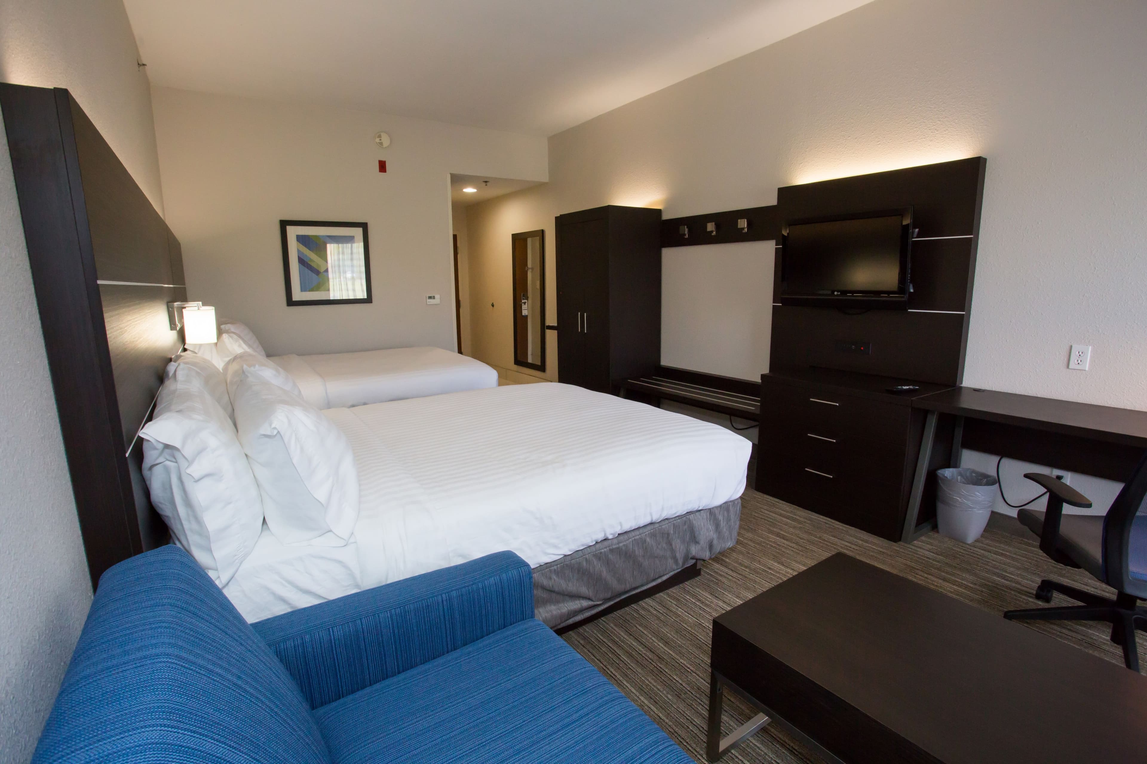 Holiday Inn Express Wilmington — 15