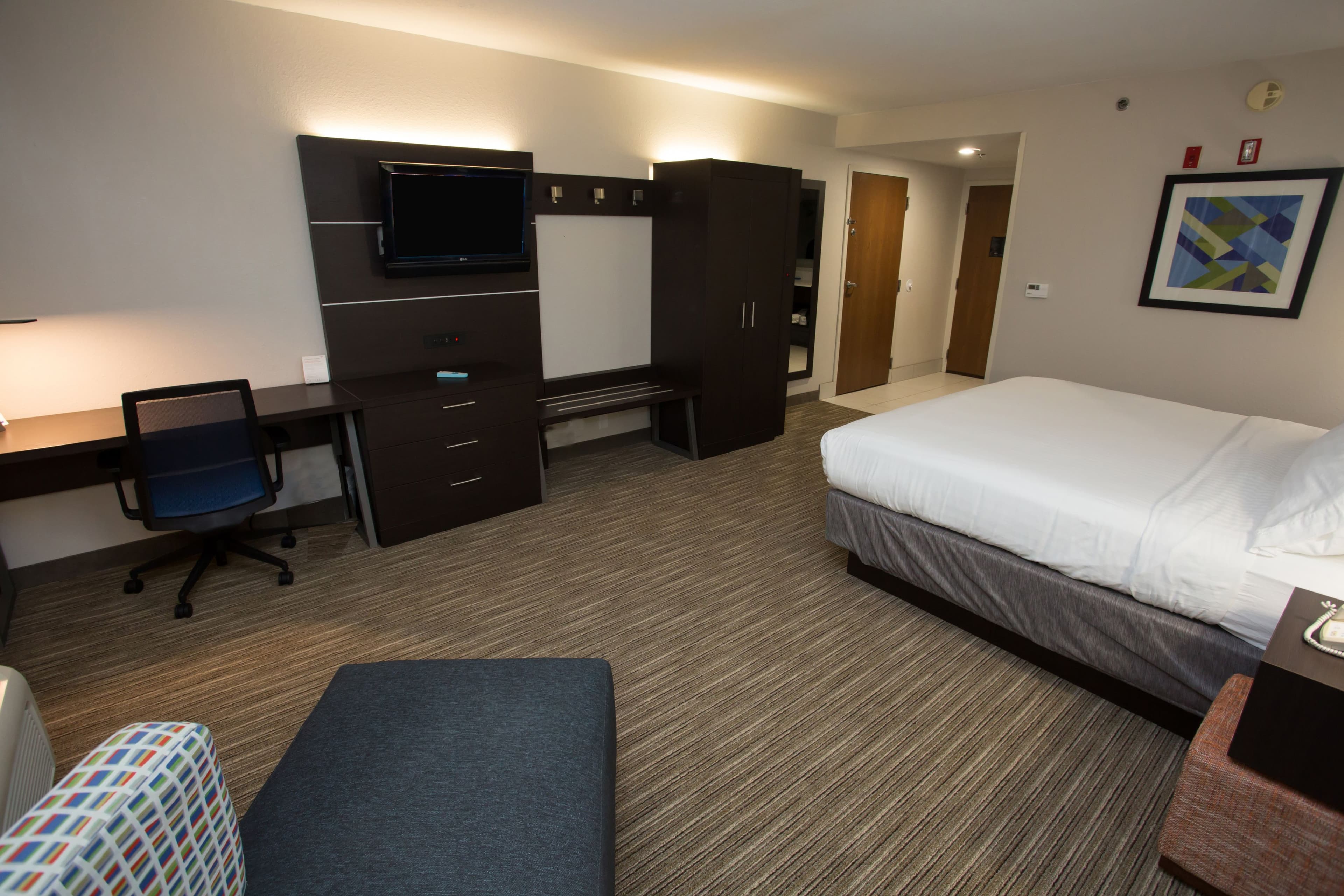 Holiday Inn Express Wilmington — 12