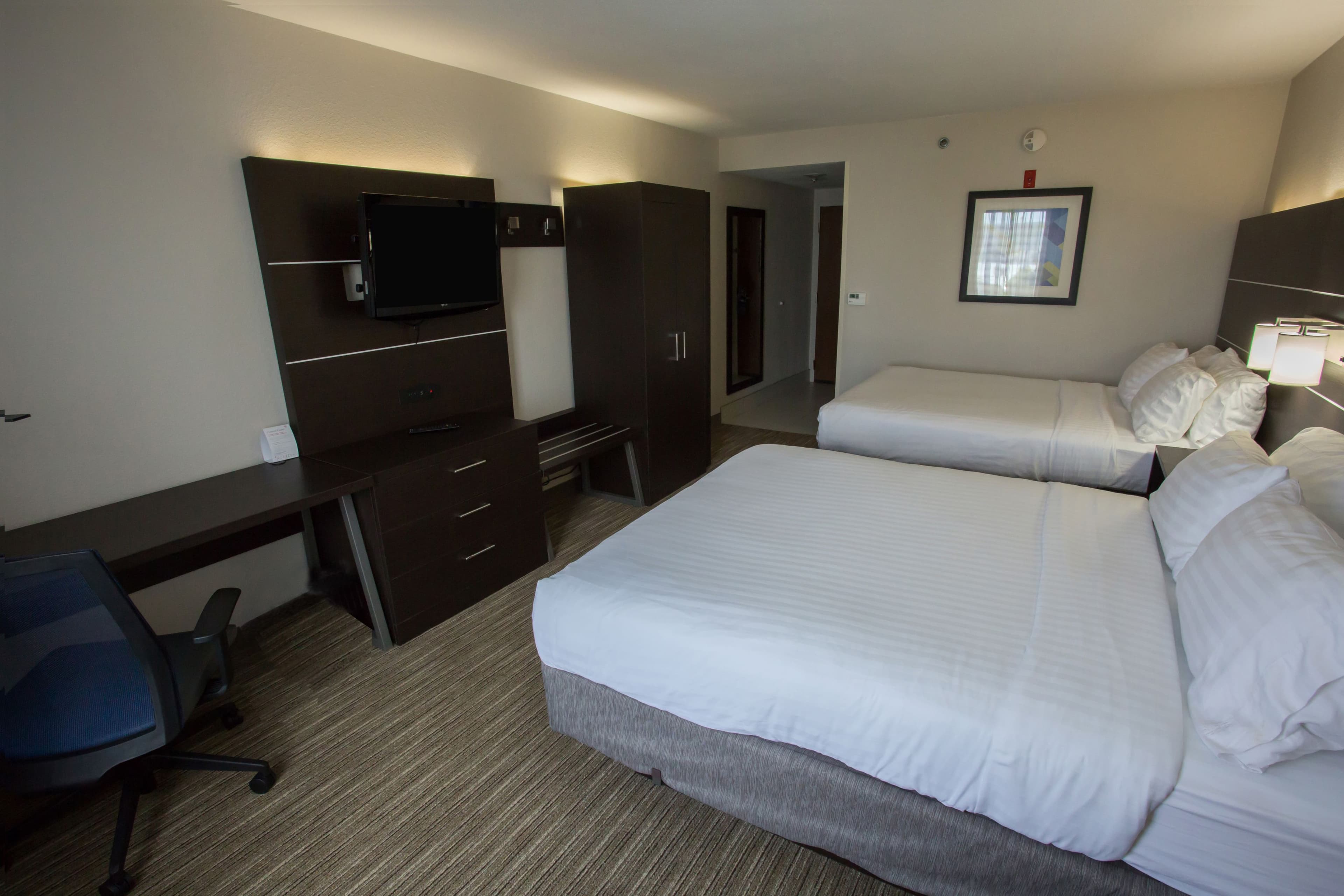 Holiday Inn Express Wilmington — 21