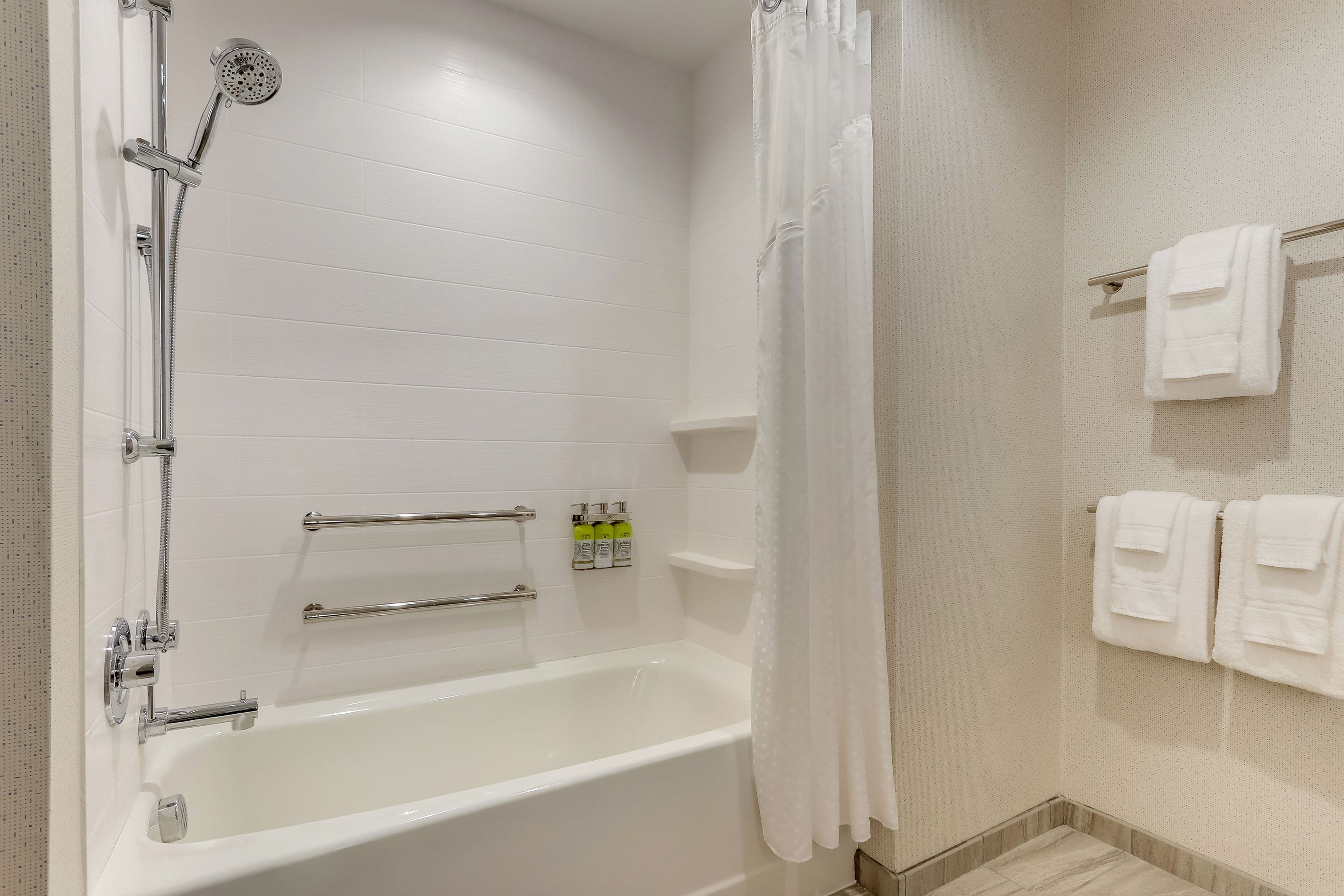 Holiday Inn Express Wilmington - Porters Neck — 34