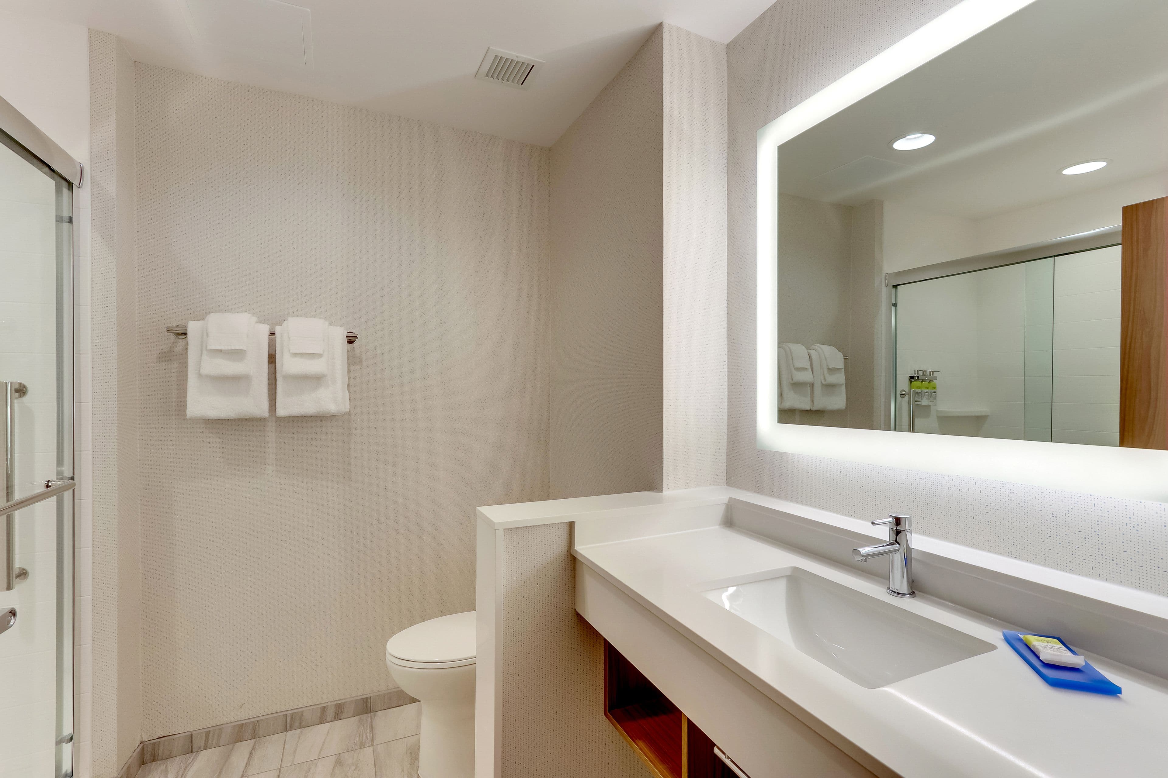 Holiday Inn Express Wilmington - Porters Neck — 4