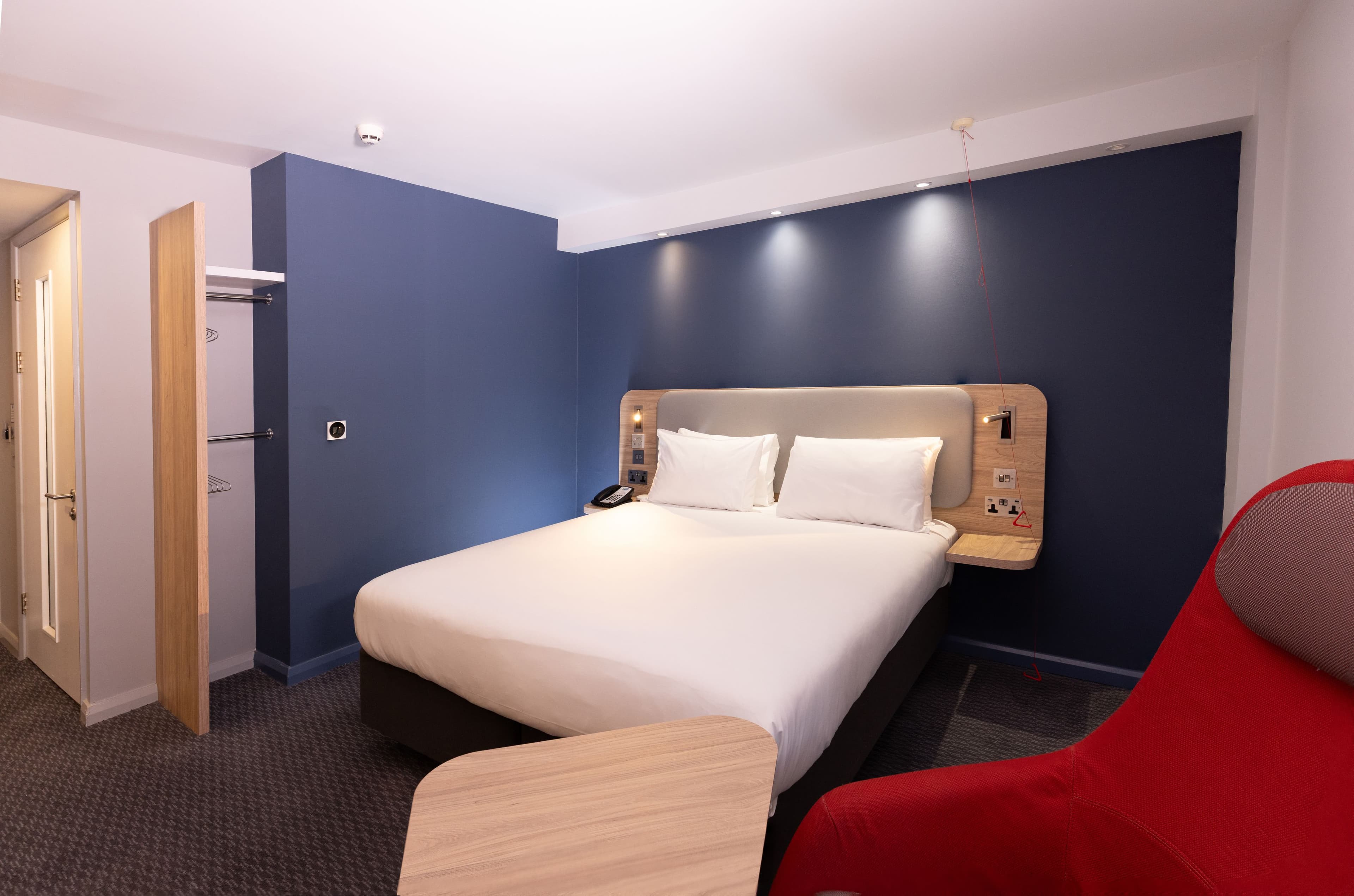 Holiday Inn Express Windsor — 11