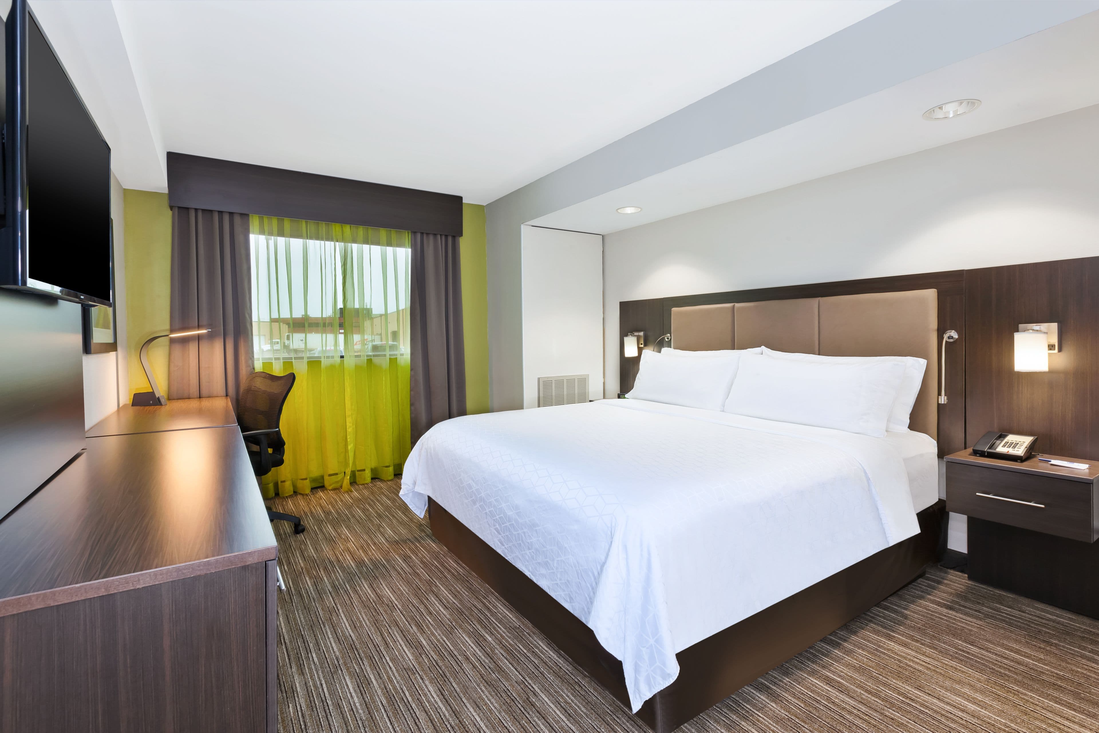 Holiday Inn Express Winnipeg Airport - Polo Park — 6
