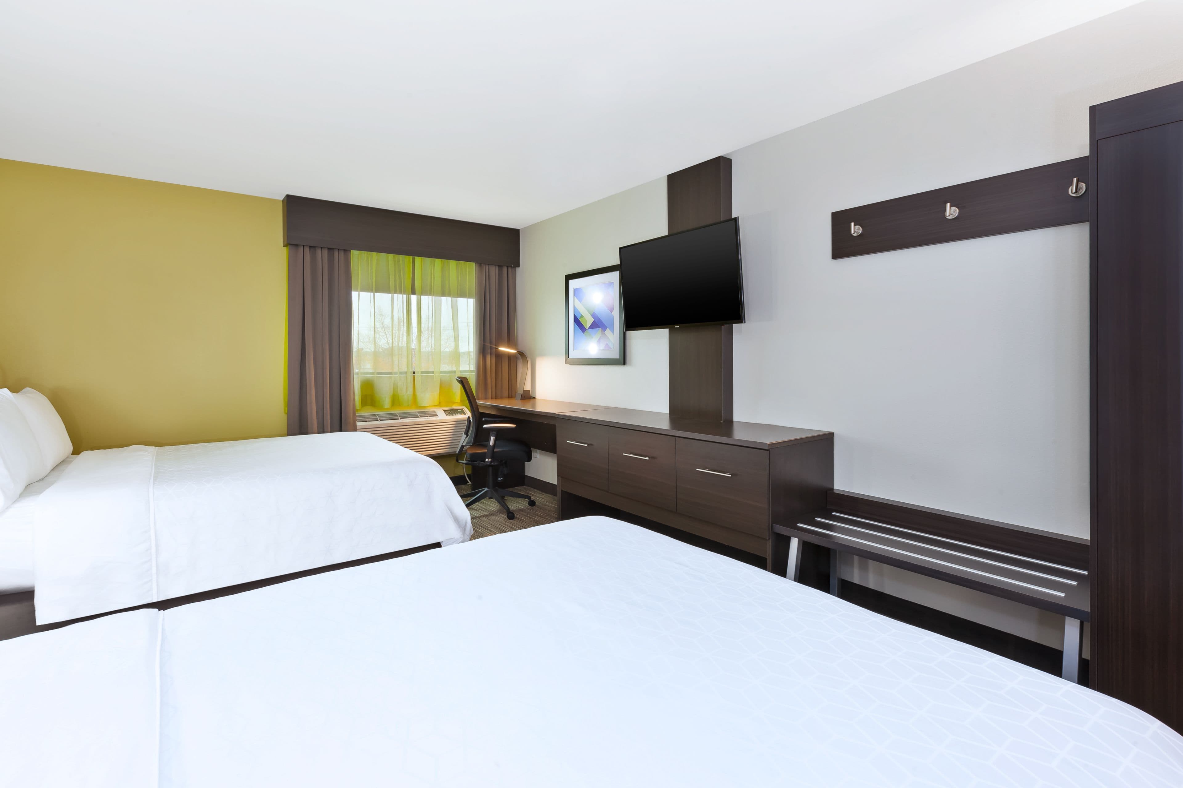 Holiday Inn Express Winnipeg Airport - Polo Park — 12