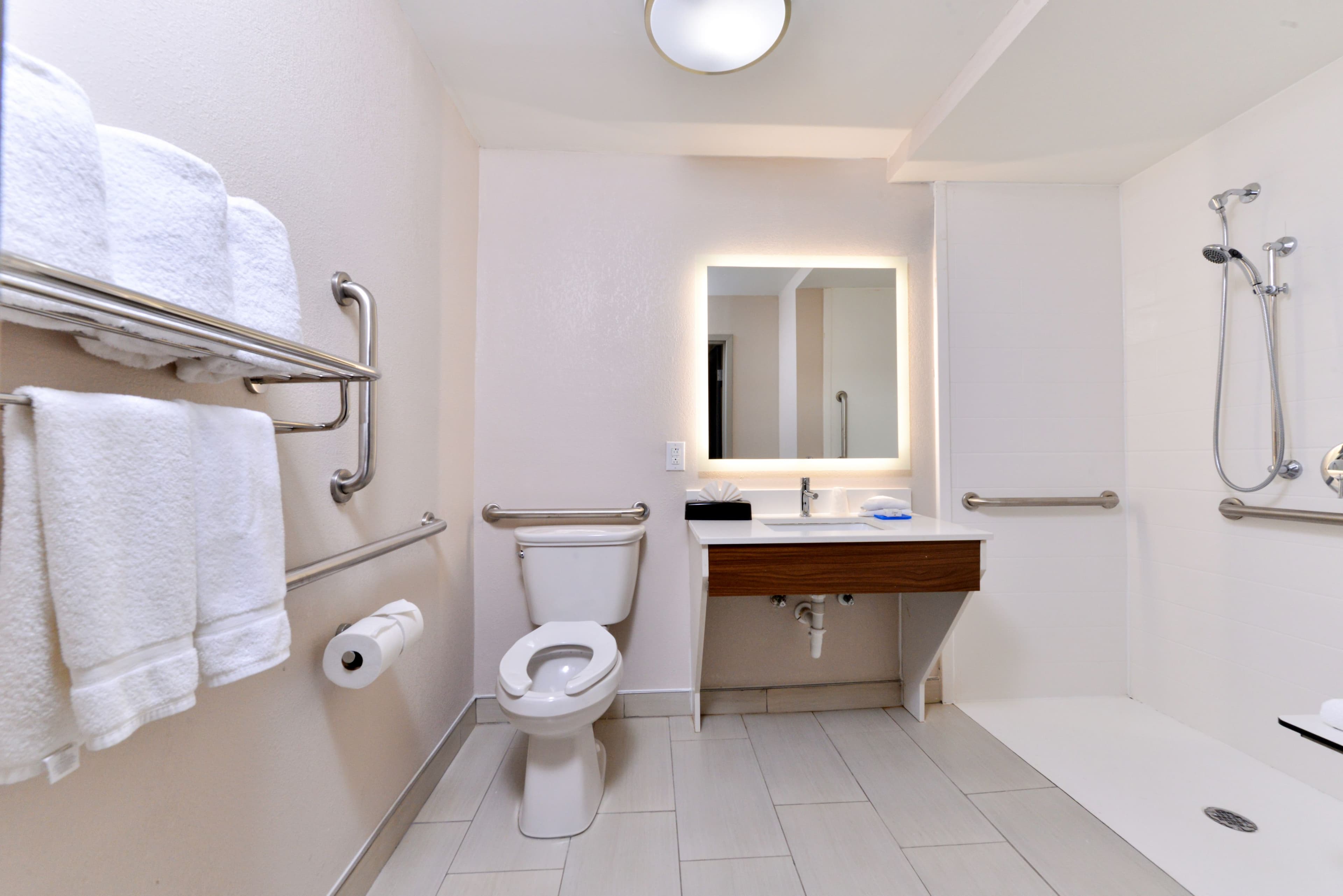 Holiday Inn Express Winston-Salem Medical Ctr Area — 10