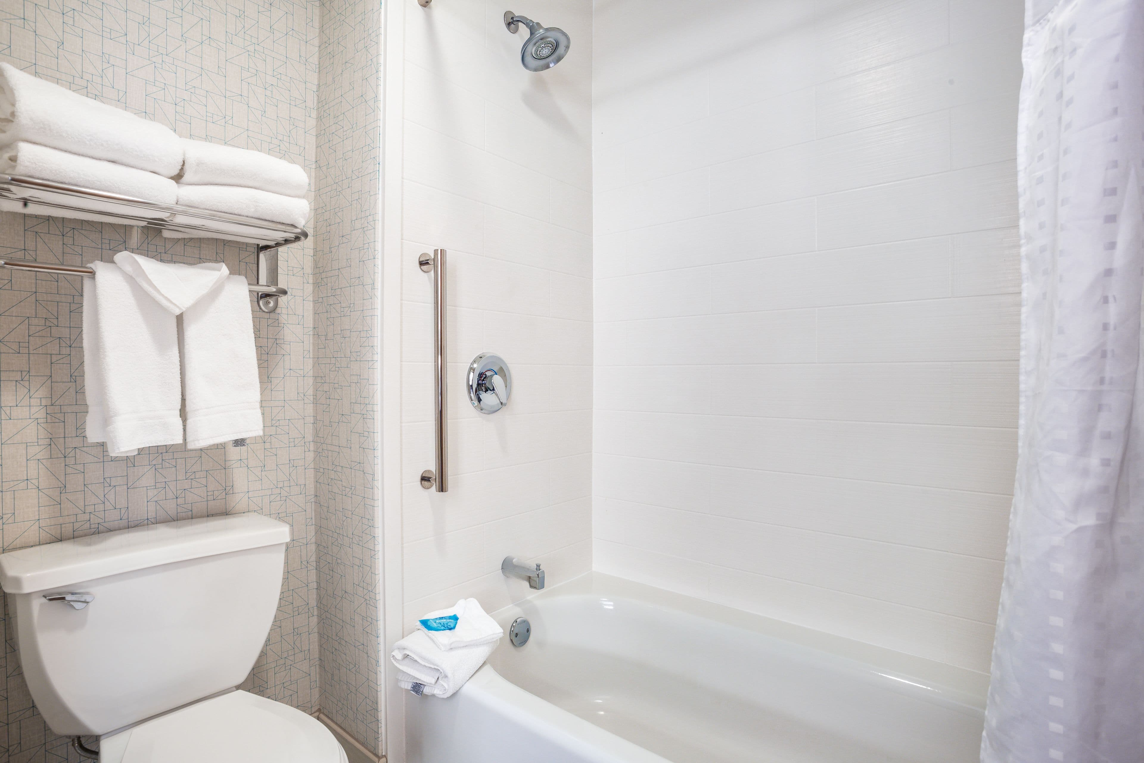Holiday Inn Express Wisconsin Dells — 20
