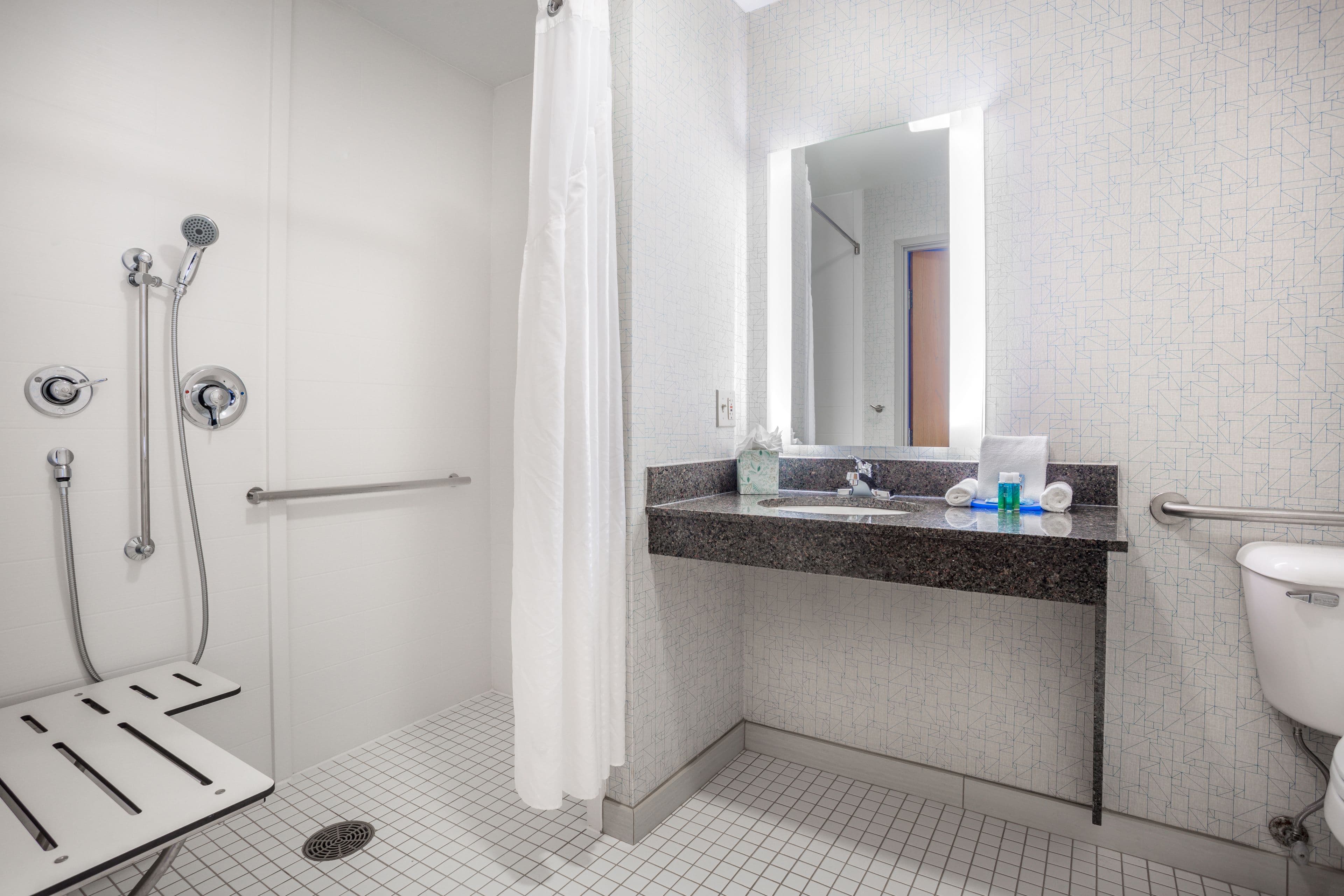 Holiday Inn Express Wisconsin Dells — 9