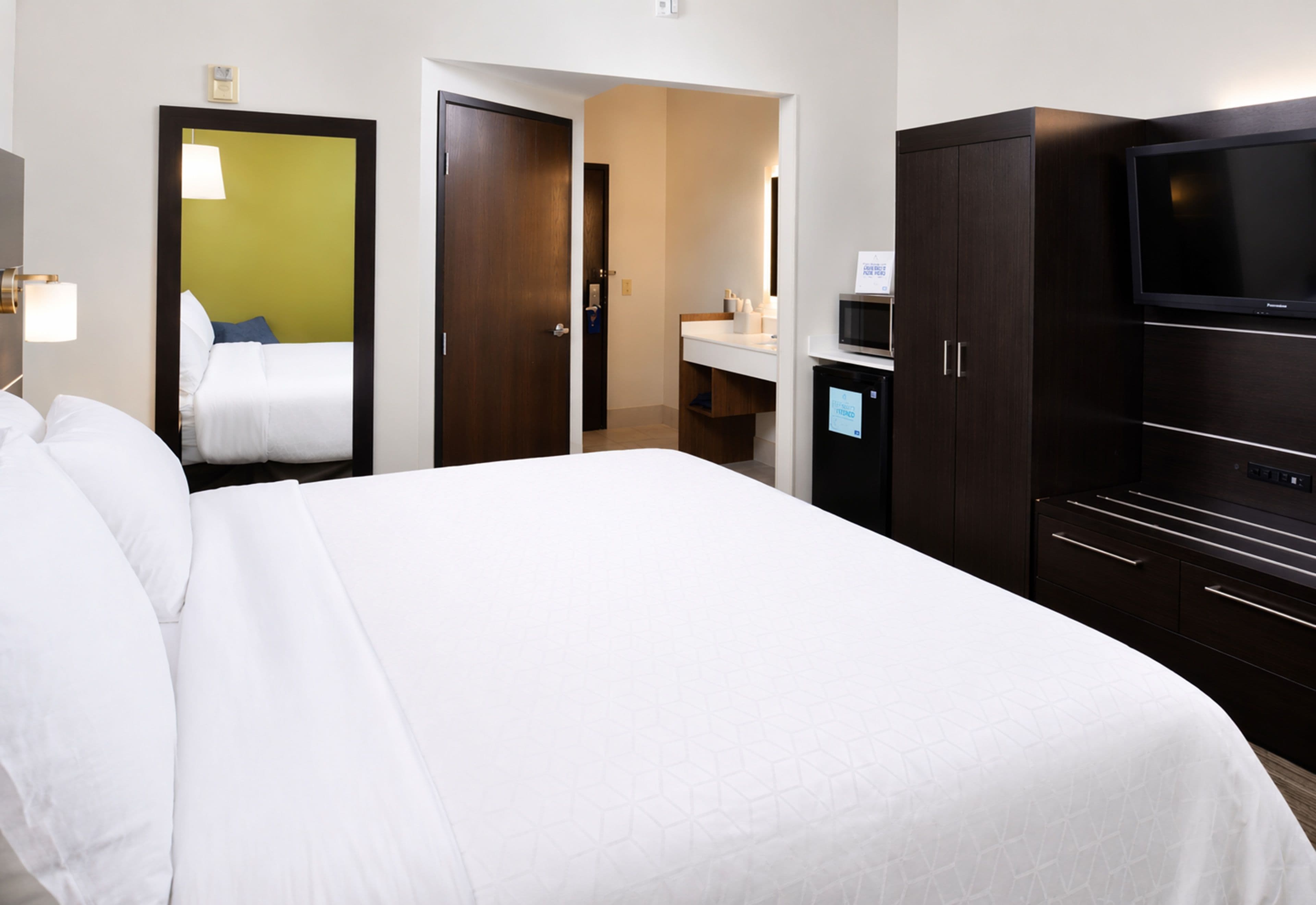 Holiday Inn Express Wixom — 20