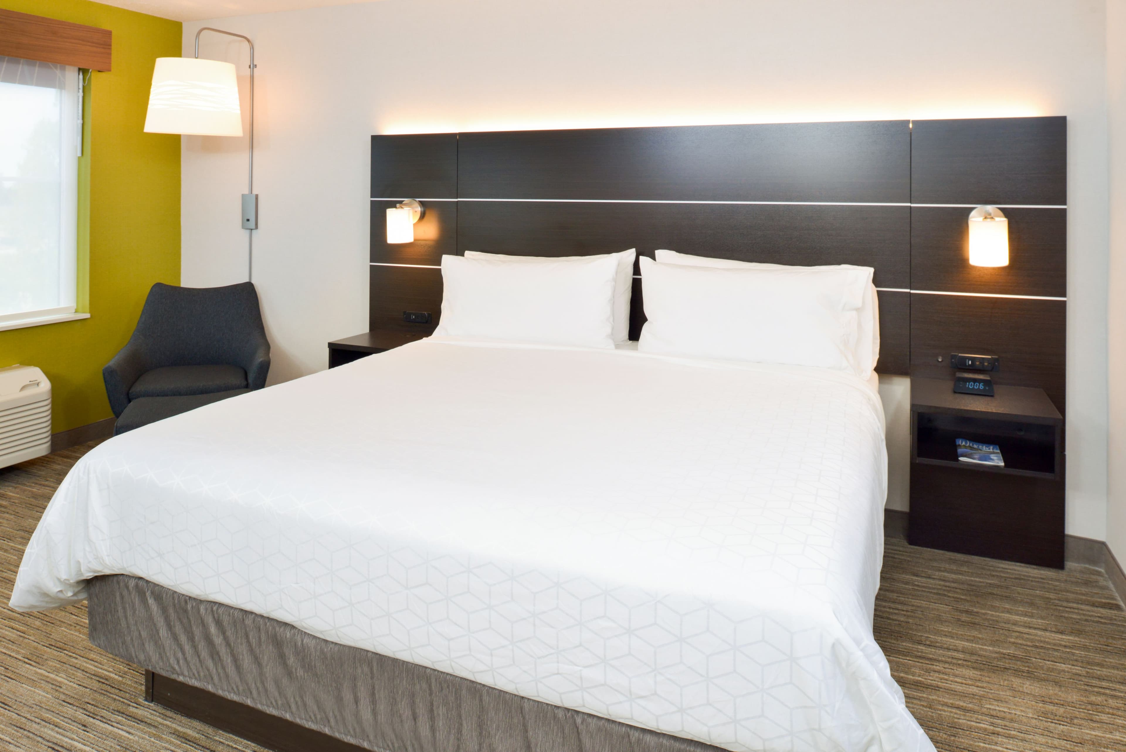 Holiday Inn Express Wixom — 9