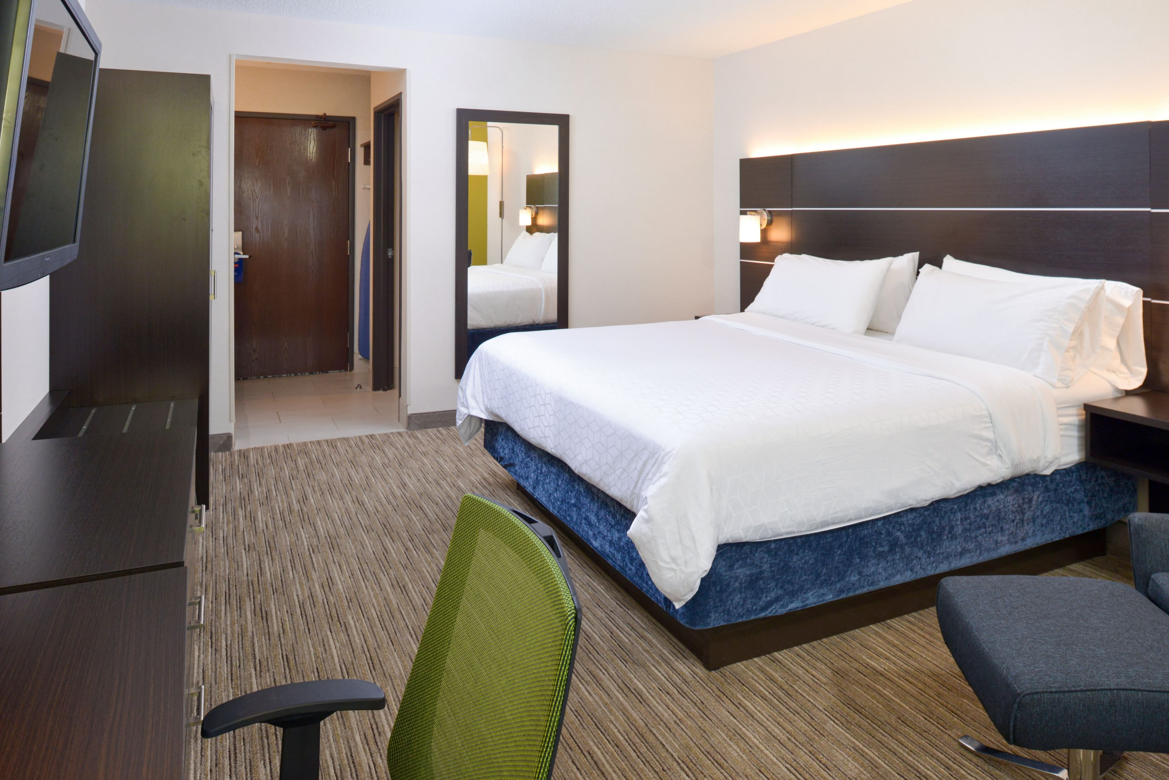 Holiday Inn Express Wixom — 6