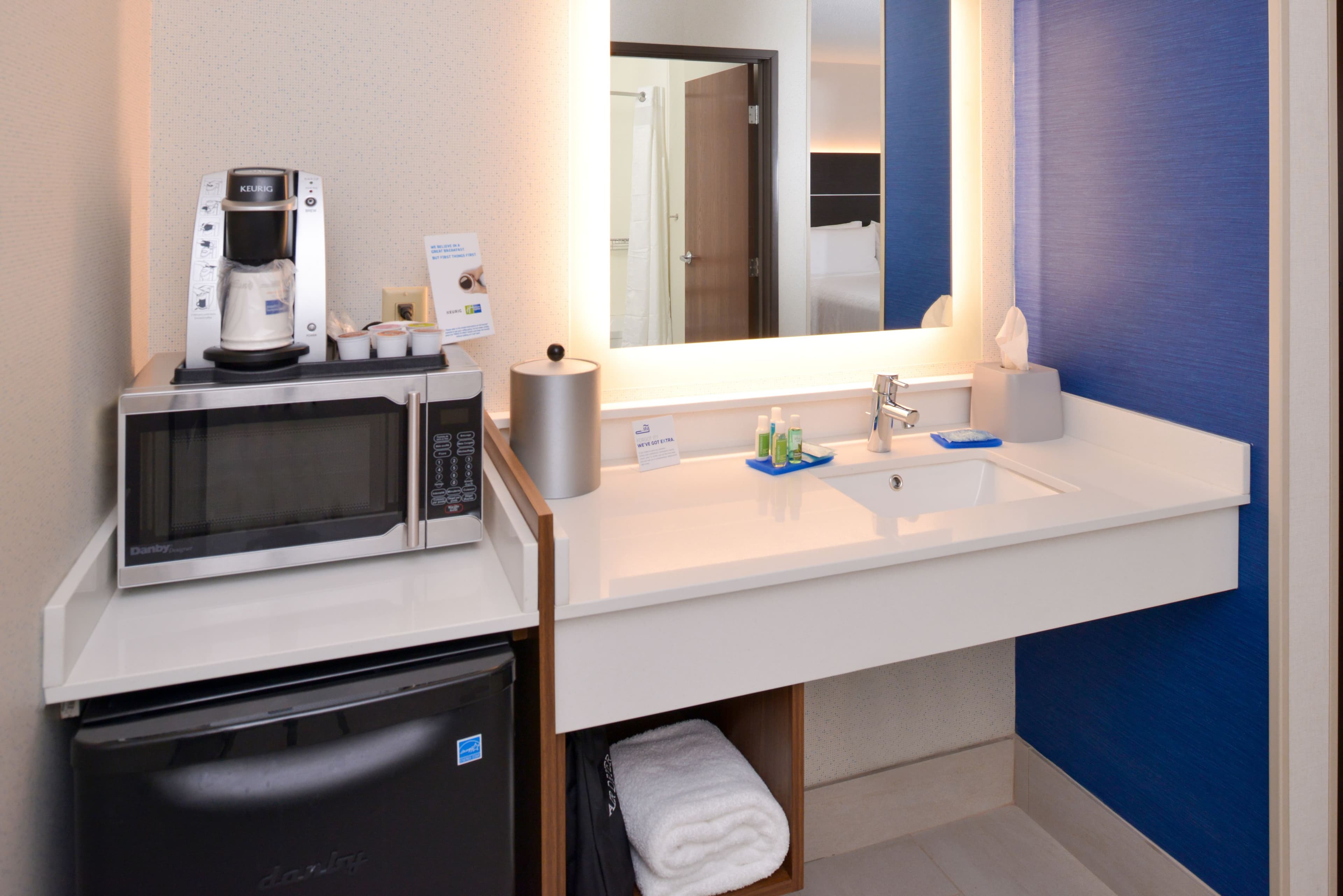 Holiday Inn Express Wixom — 27