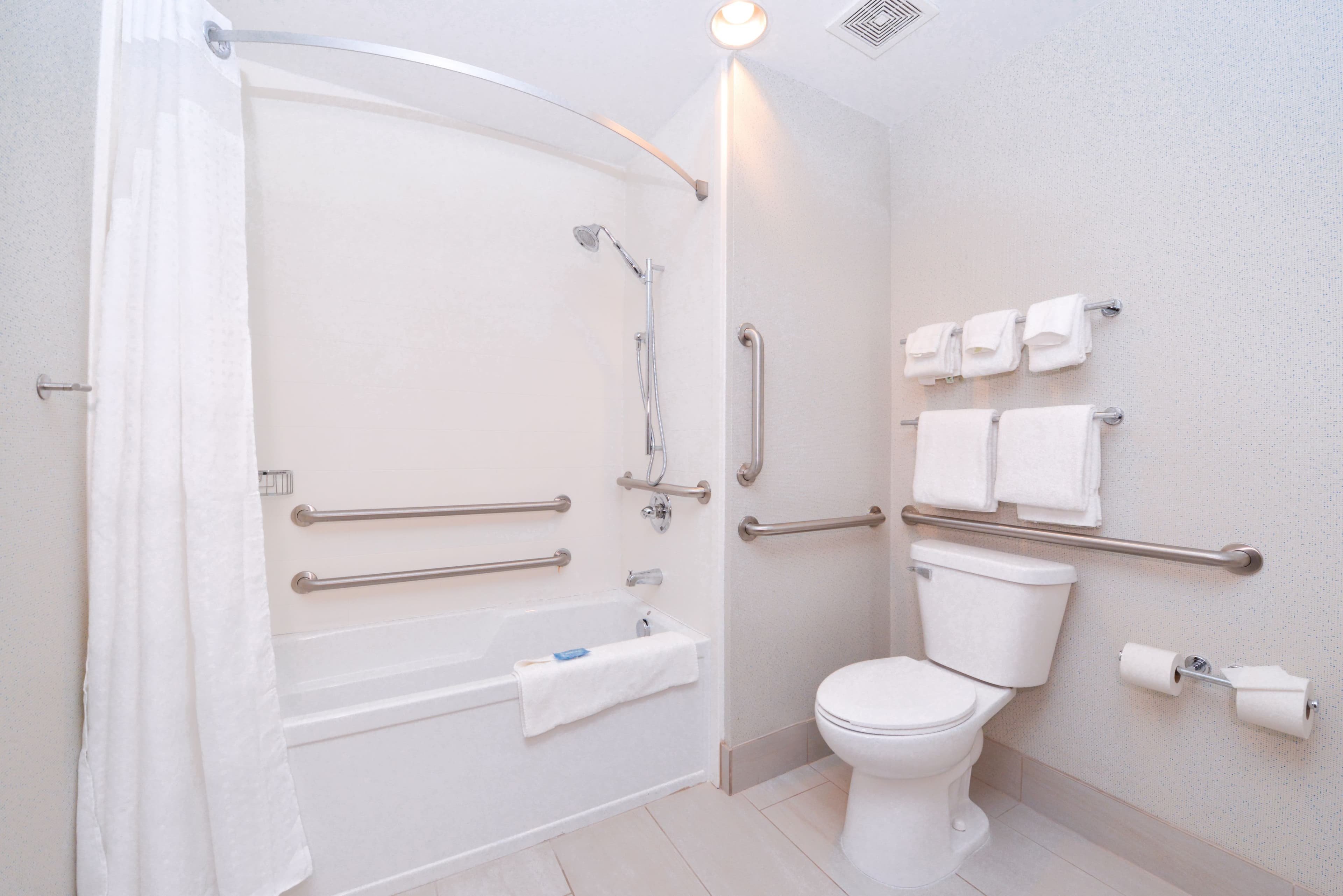 Holiday Inn Express Wixom — 14
