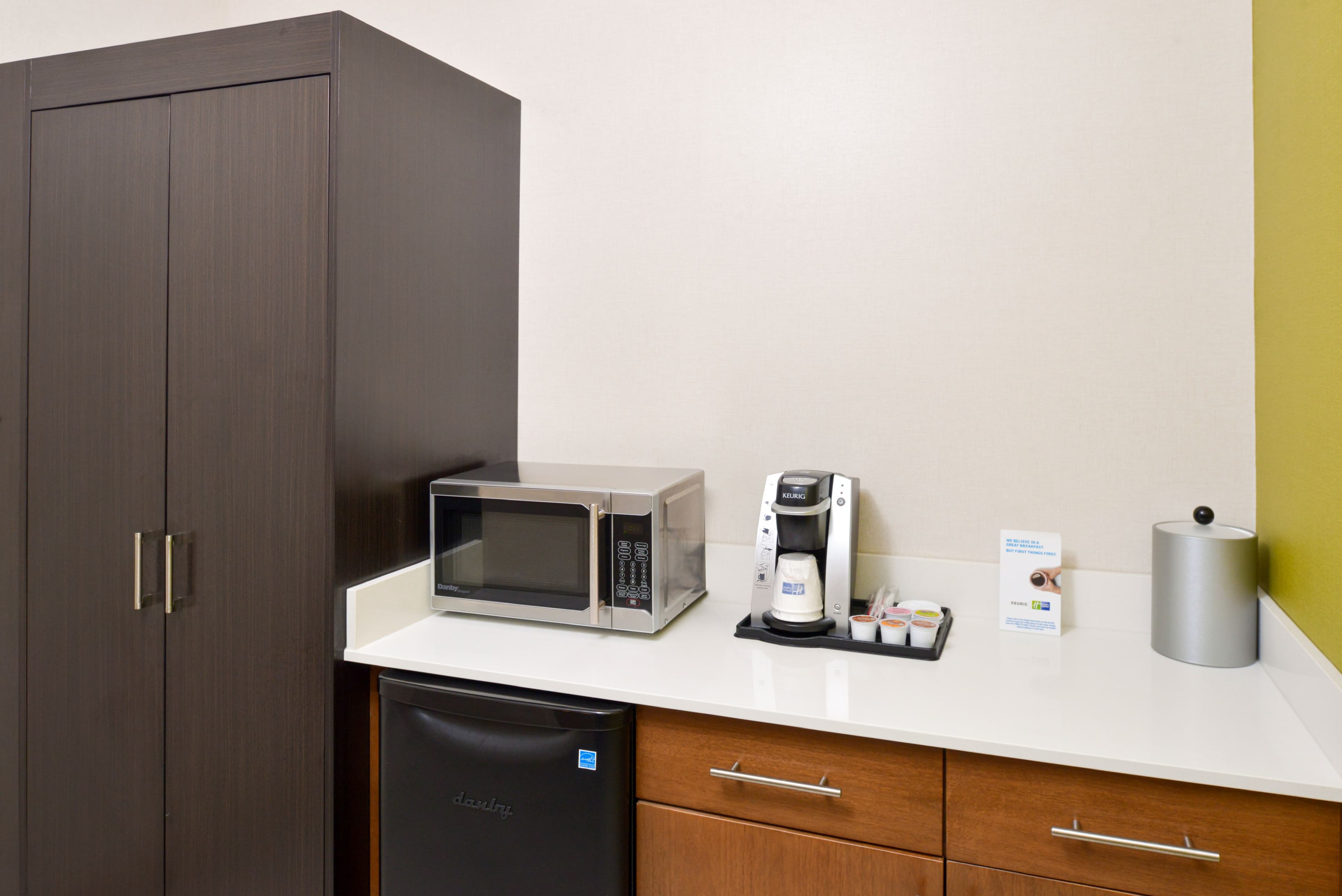 Holiday Inn Express Wixom — 32