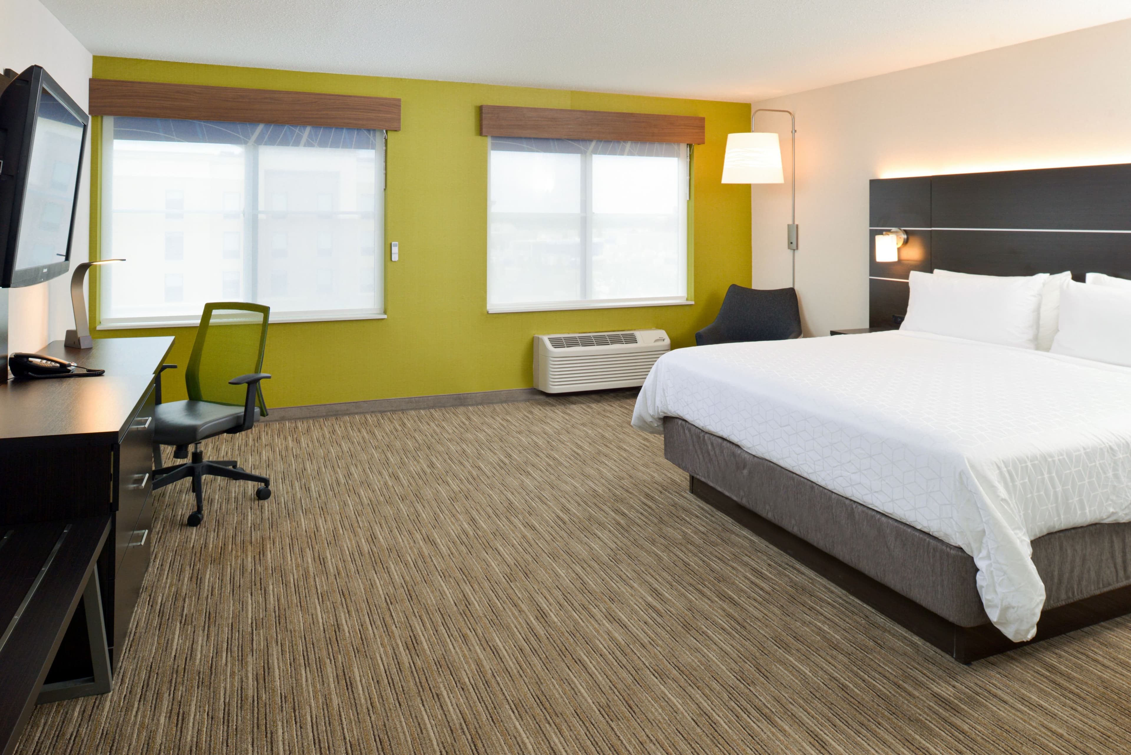 Holiday Inn Express Wixom — 12