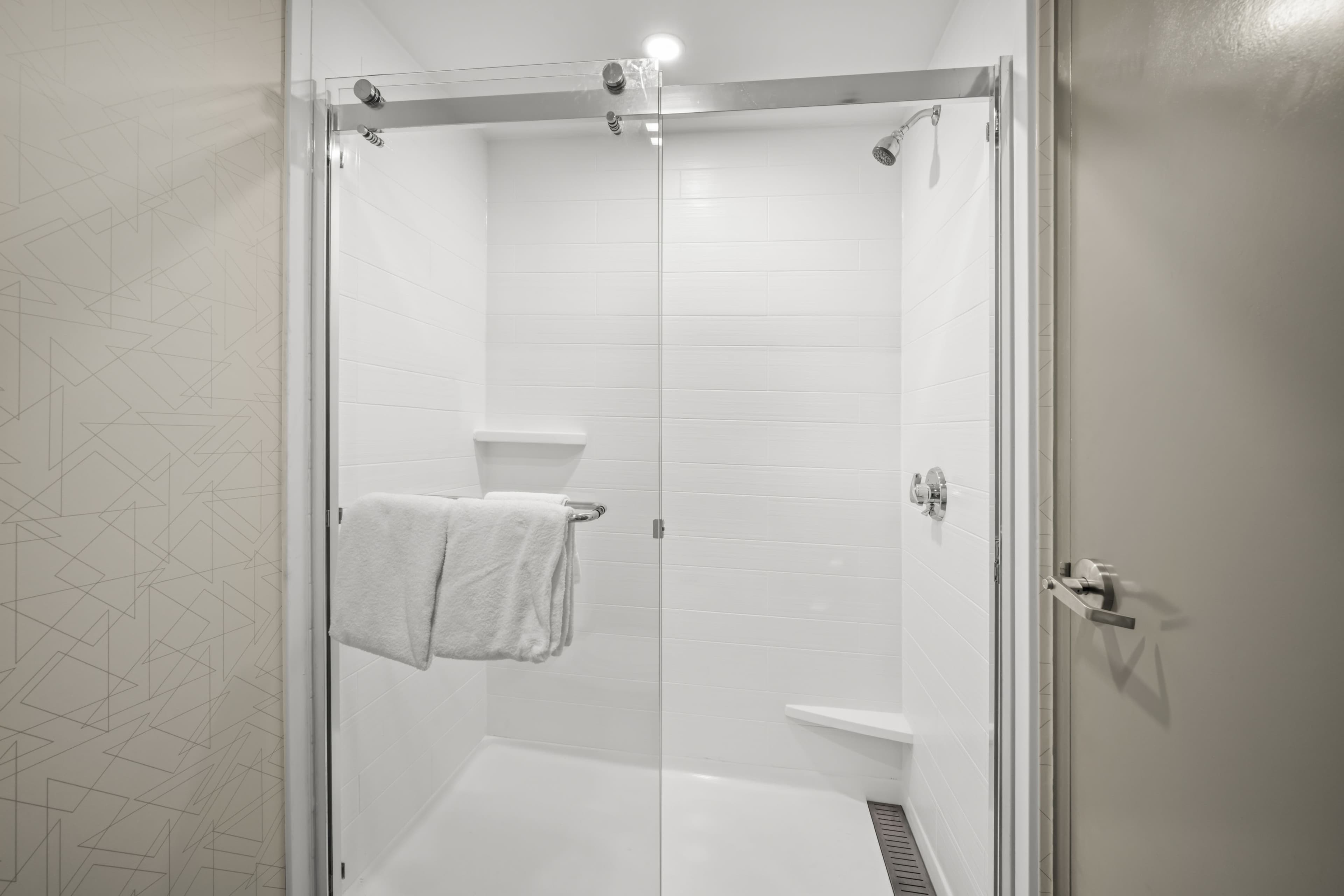 Holiday Inn Express Boston North-Woburn — 17